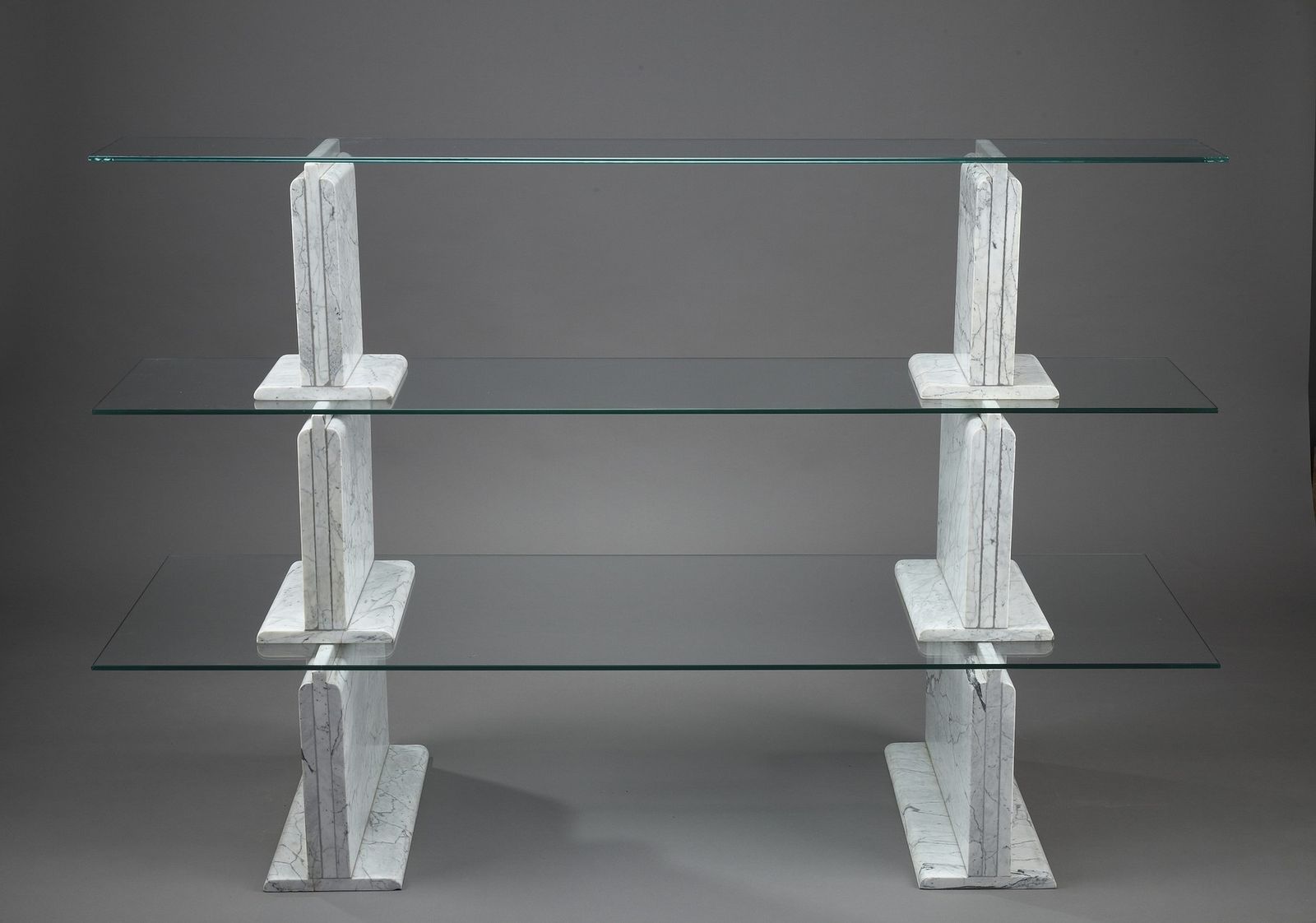 Bibliothèque en marbre de Carrare avec étagères en verre, 1970 photo furniture