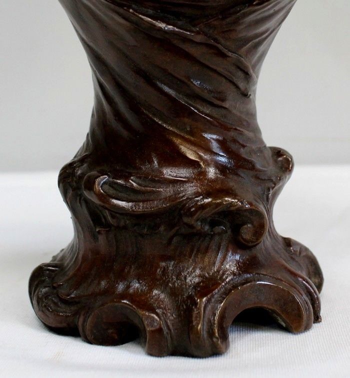 photo furniture Bronze "Woman With A Hat", By Meslais, Early 20th Century