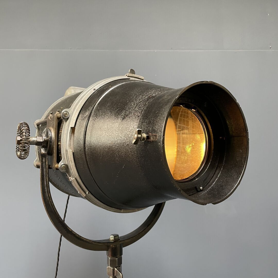Amerikaanse Klieglight Theaterspot Op Statief photo furniture