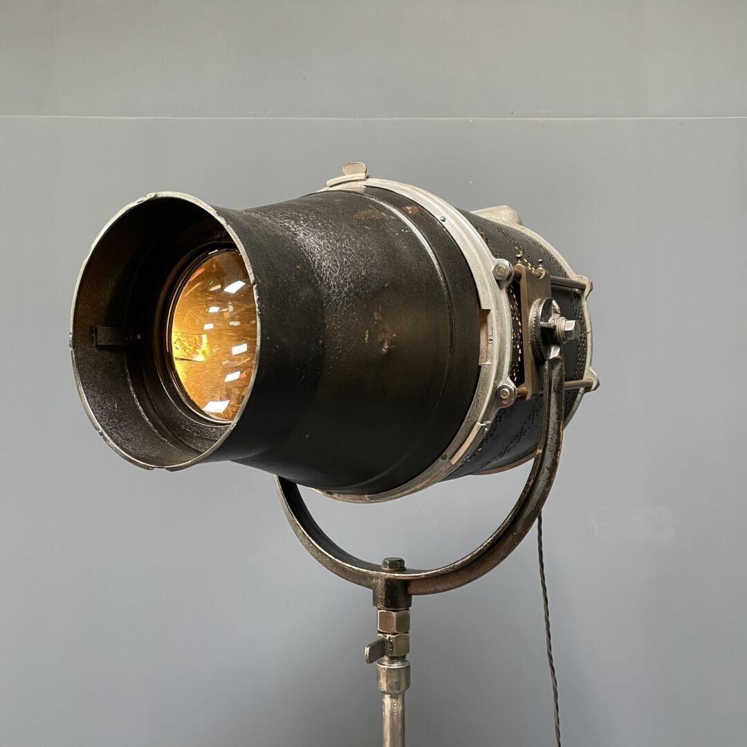 Amerikaanse Klieglight Theaterspot Op Statief photo Verlichting