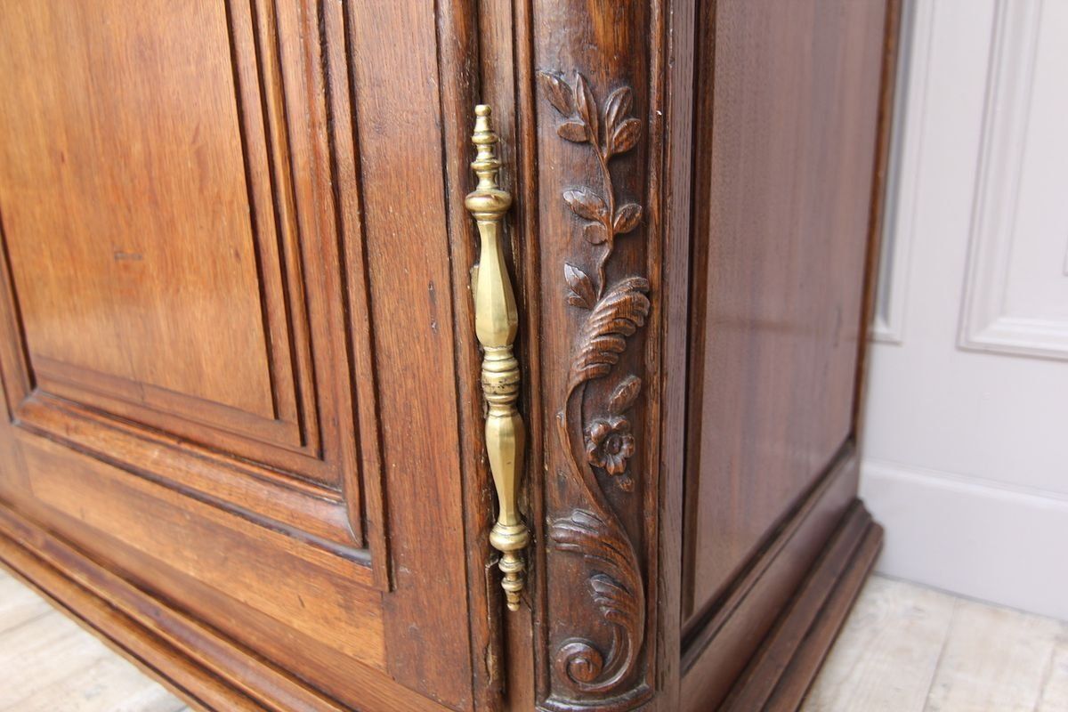 photo vinterior Large French Louis XVI Wardrobe, 1700s