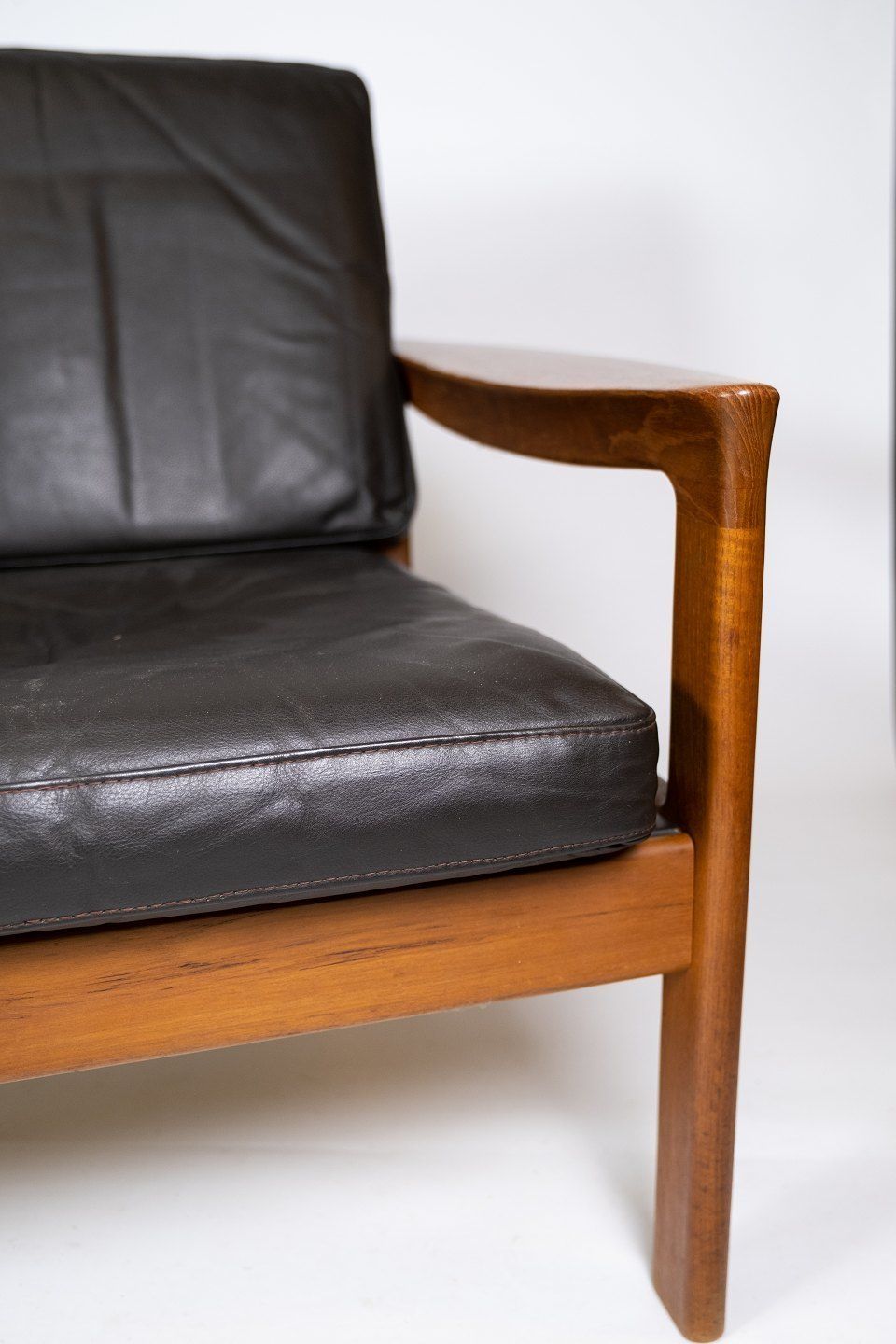 Three Seater Sofa In Teak And Upholstered With Black Leather, Designed By Arne Vodder And Manufactured By Komfort In The 1960s. photo vinterior