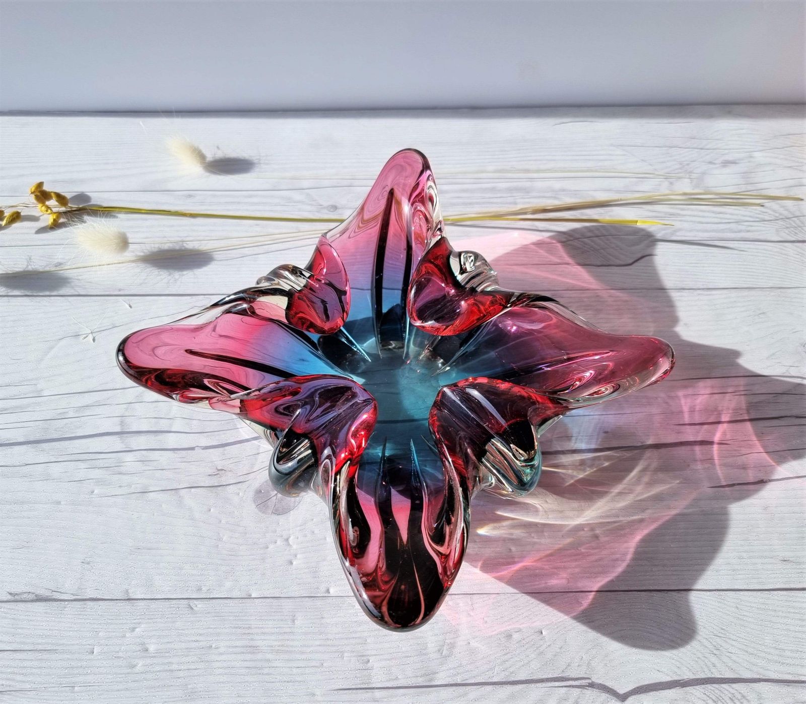 Iwatsu Hineri Glassworks, Handblown Sculpted Dish In Summer Berries Palette, 1960s 70s, Japanese
