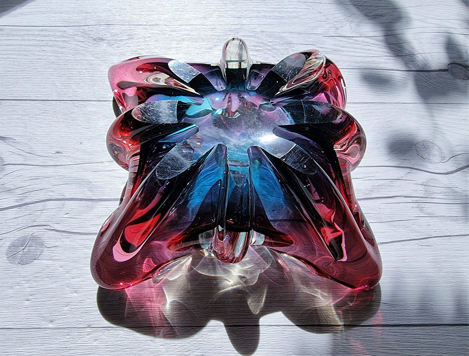 photo vinterior Iwatsu Hineri Glassworks, Handblown Sculpted Dish In Summer Berries Palette, 1960s 70s, Japanese