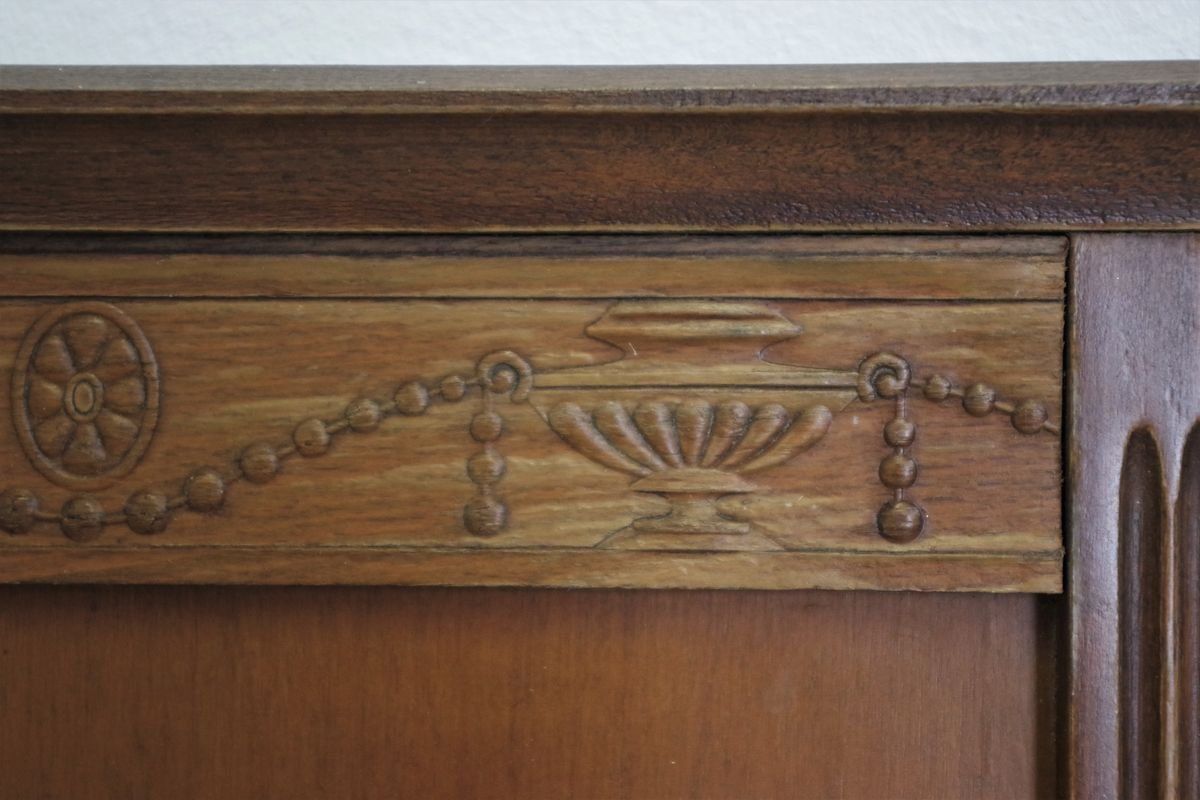 photo furniture Cornice In Legno Intagliato Con Raffigurazione Ceramica Della Madonna, Anni '50