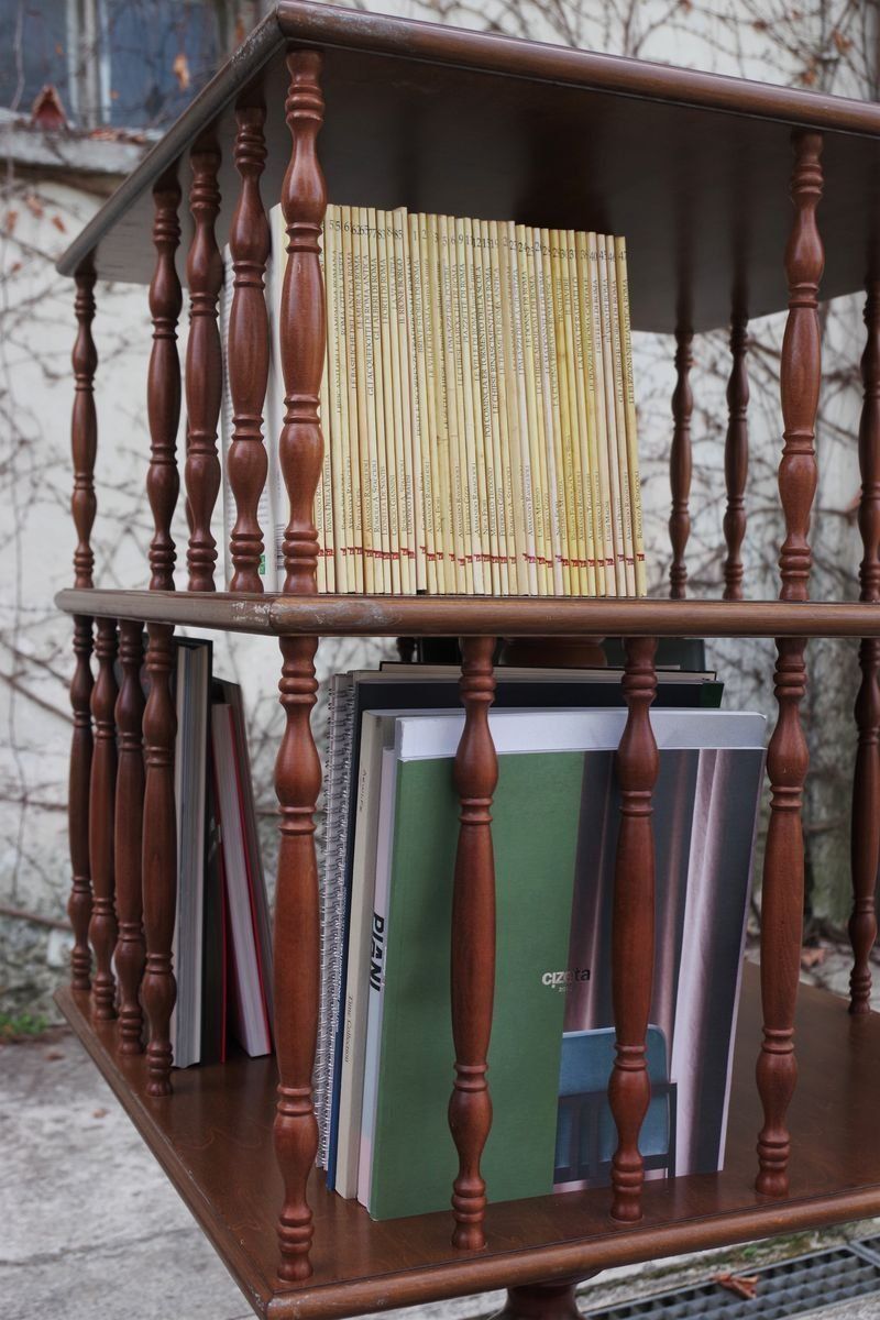 photo furniture Libreria Di Faggi Girevoli, Anni '50
