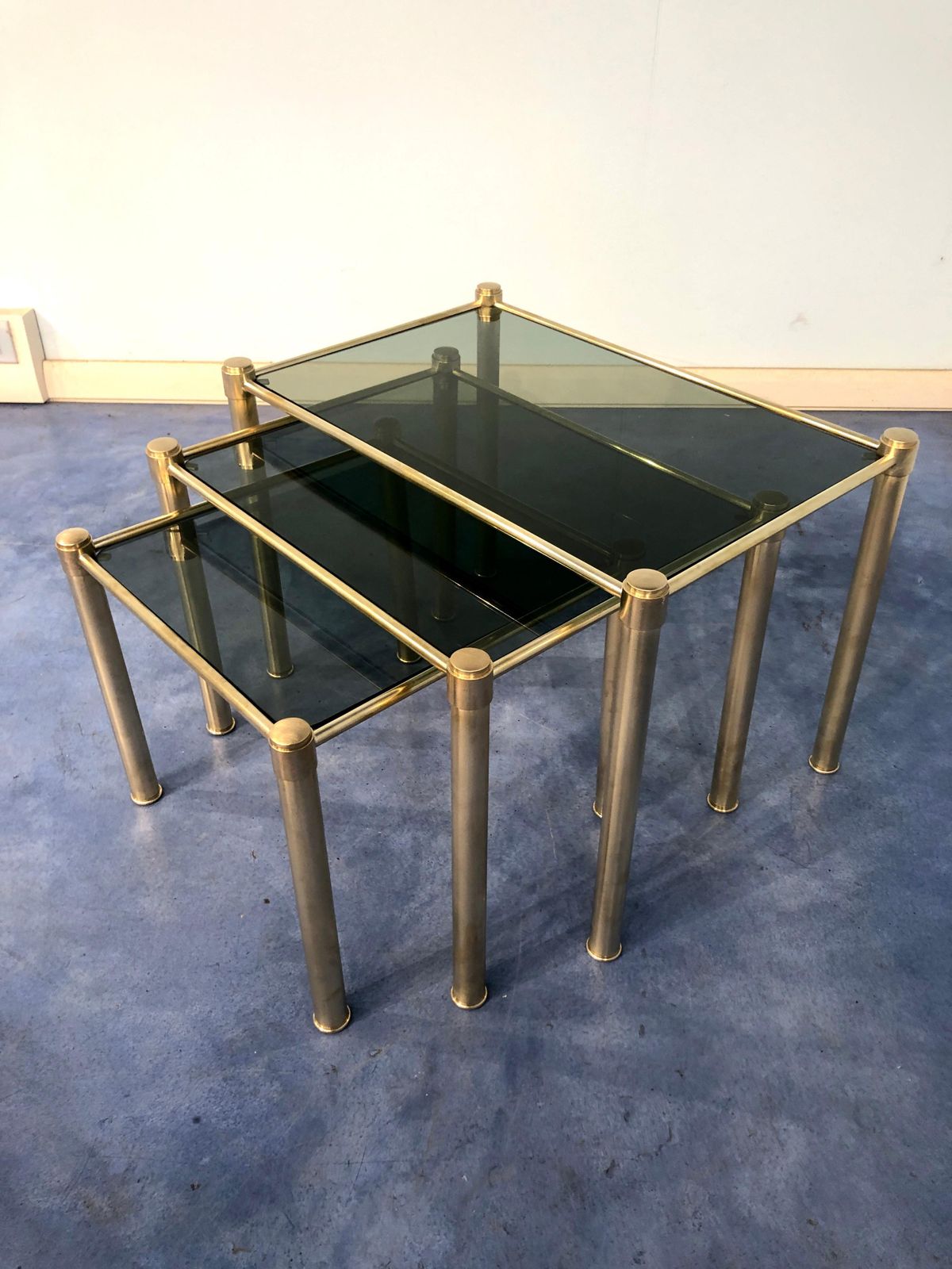 Italian Mid Century Modern Brass And Smoked Glass Nesting Tables, 1970s photo vinterior