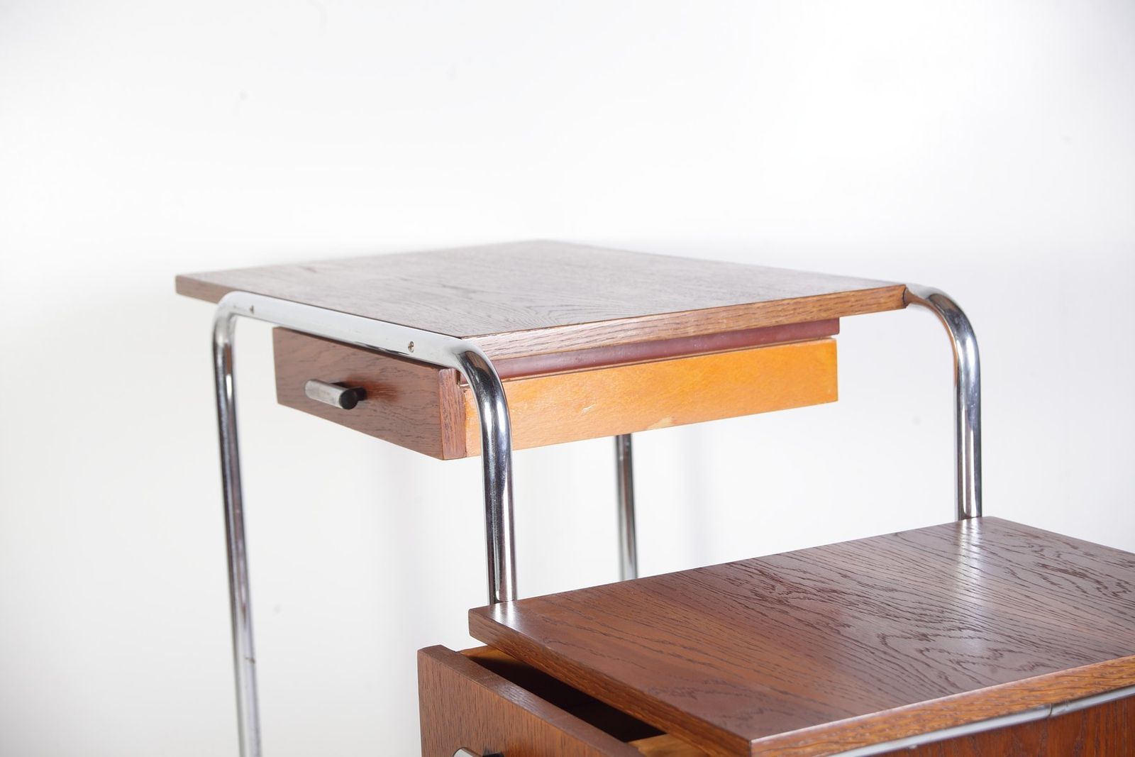 Buisvormige Chromen Tafel Of Bureau Van Kovona, Ca. Jaren 1950 photo Meubels