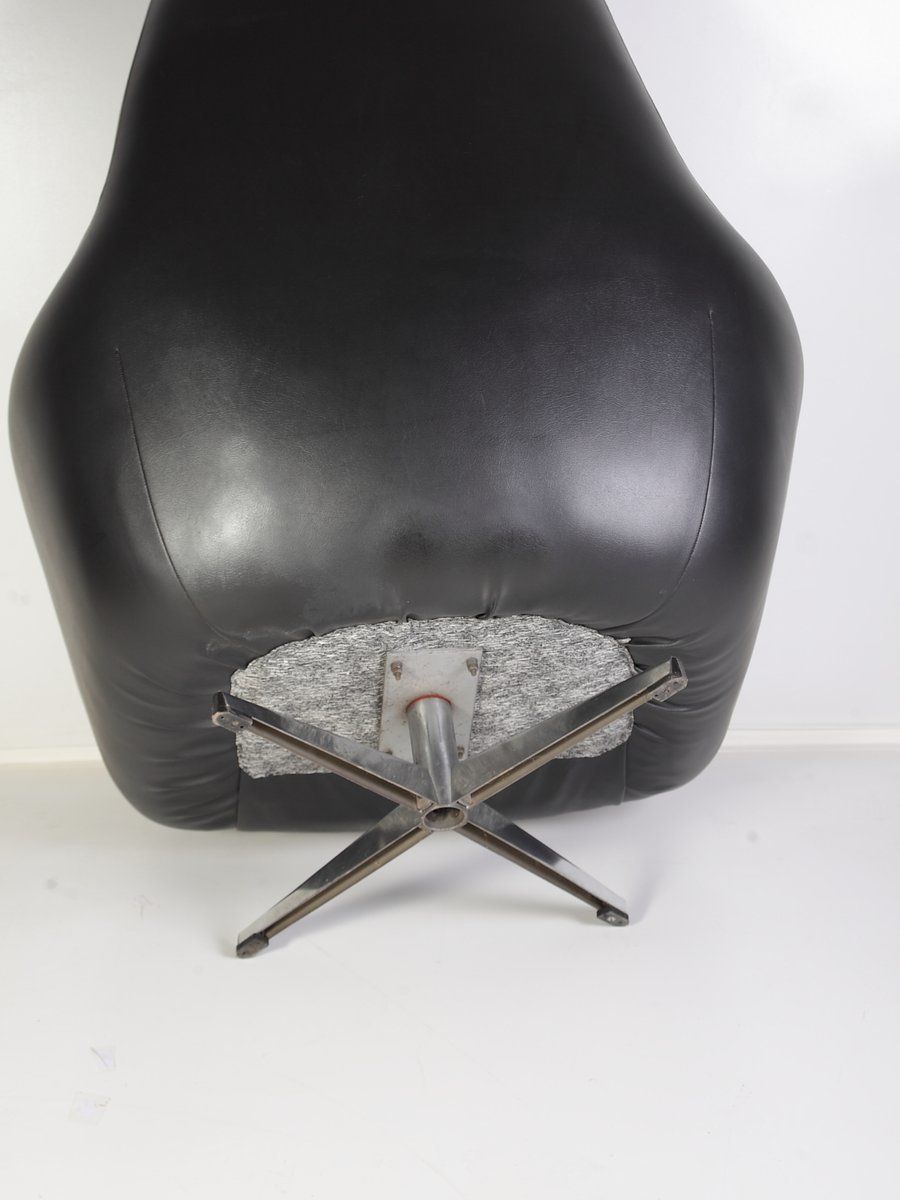 Mid Century Draaifauteuil Van Up Závody, Ca. Jaren 1960 photo vintage