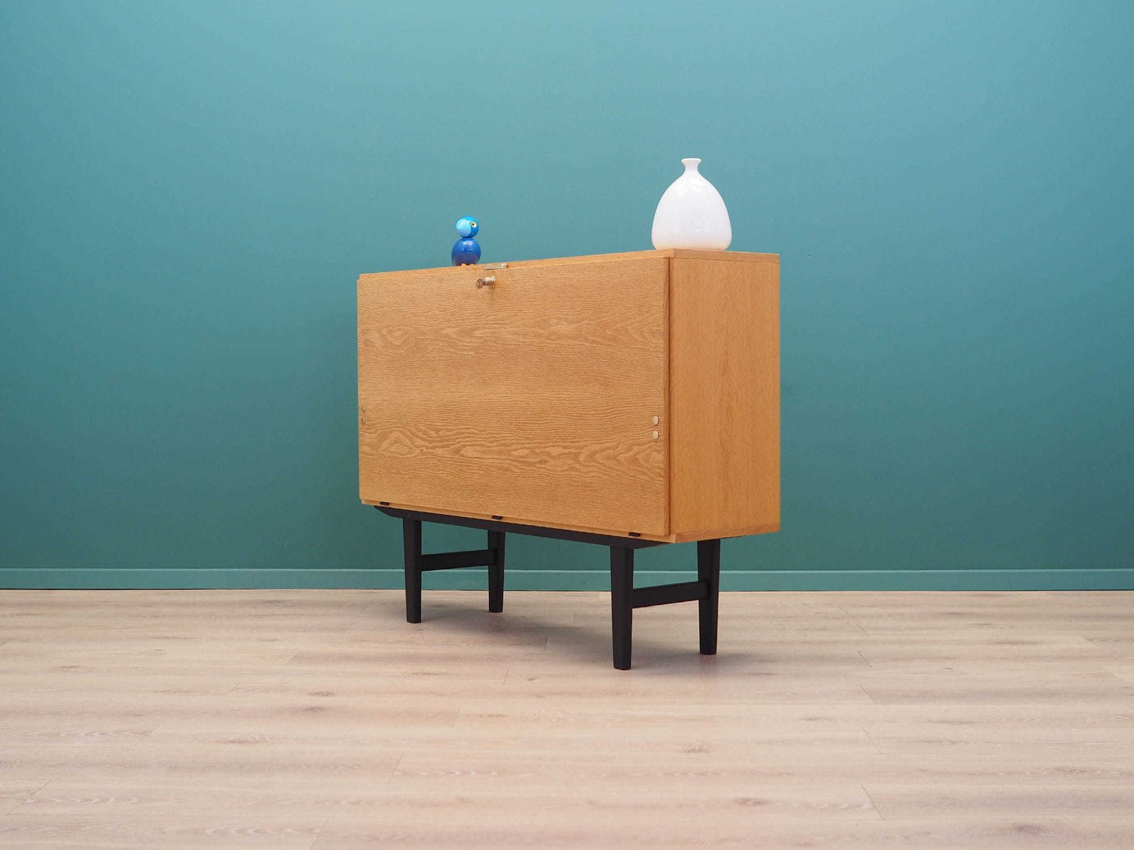 Dressoir Met Essenfineer, Deens Design, Jaren 1970, Productie: Denemarken photo Meubels