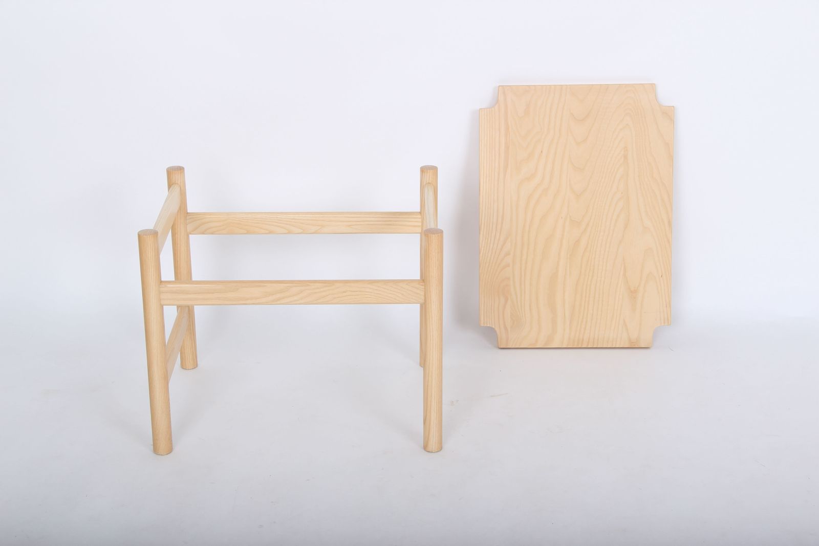 Hans J. Wegner Side Table. Model Pp40 Van Pp Møbler, Denemarken. photo furniture