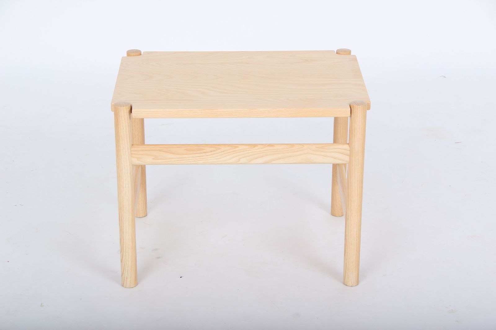 Hans J. Wegner Side Table. Model Pp40 Van Pp Møbler, Denemarken. photo vinterior