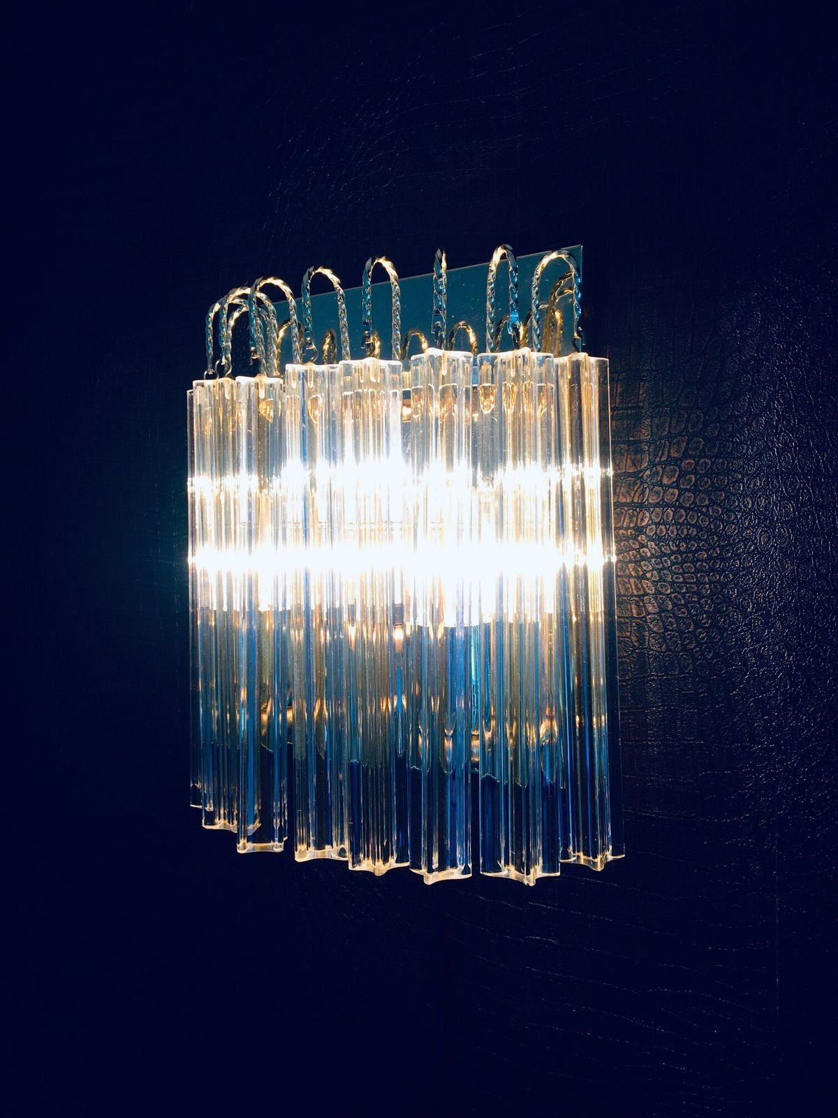 Hollywood Regency Stijl Wandlamp Van Glas En Messing Van Massive, Jaren 1980, Italië photo for sale