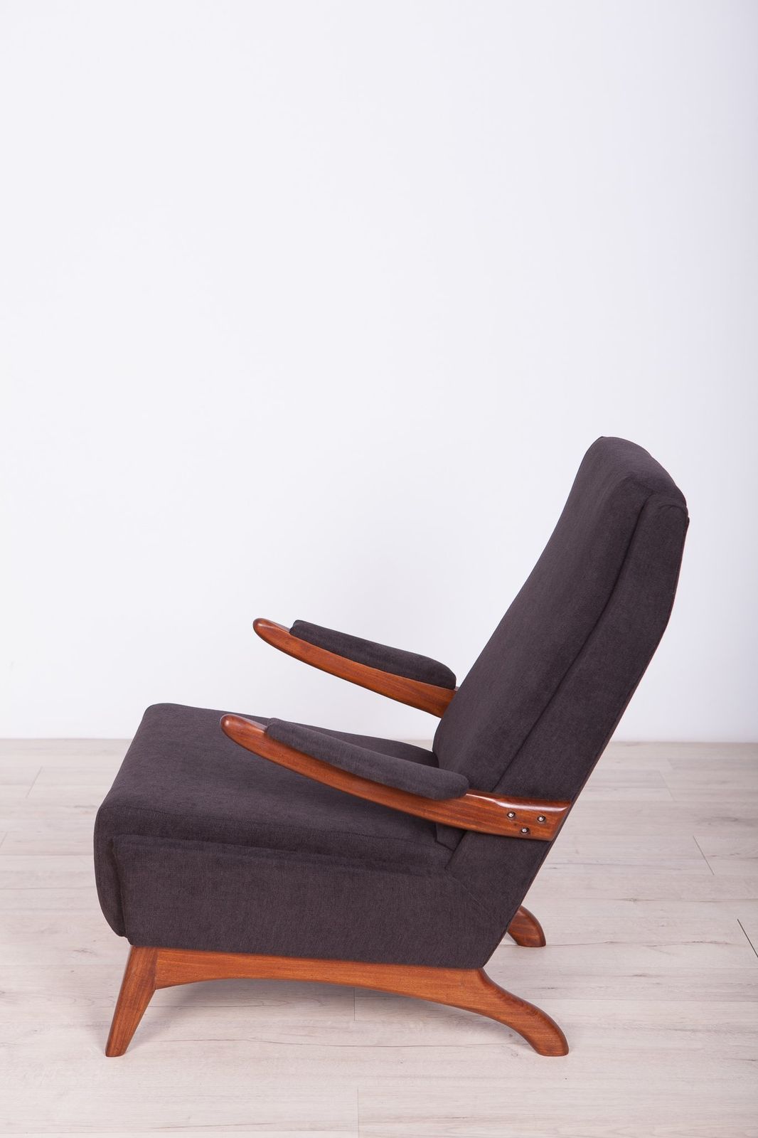 photo furniture Armchair From Greaves & Thomas, 1960s