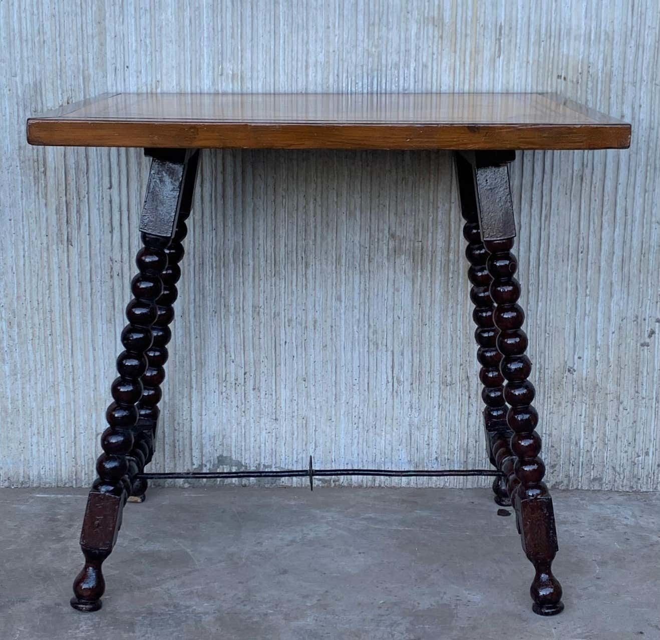 Table d'appoint baroque espagnole, marqueterie et plateau peint, XIXe siècle photo furniture