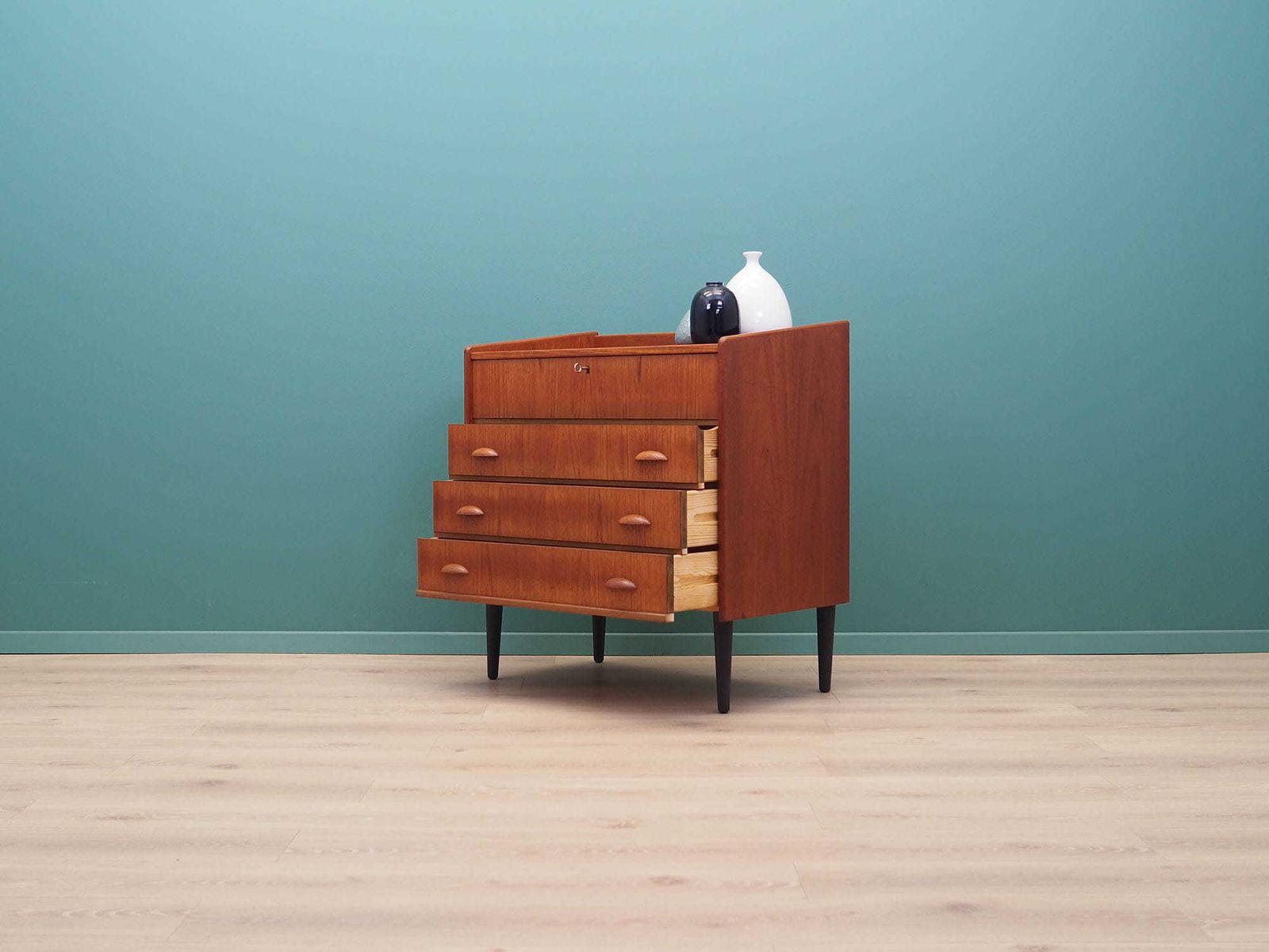 Teakhouten Kaptafel, Scandinavisch Design, Jaren 1960, Geproduceerd Door Sw Finland photo Meubels