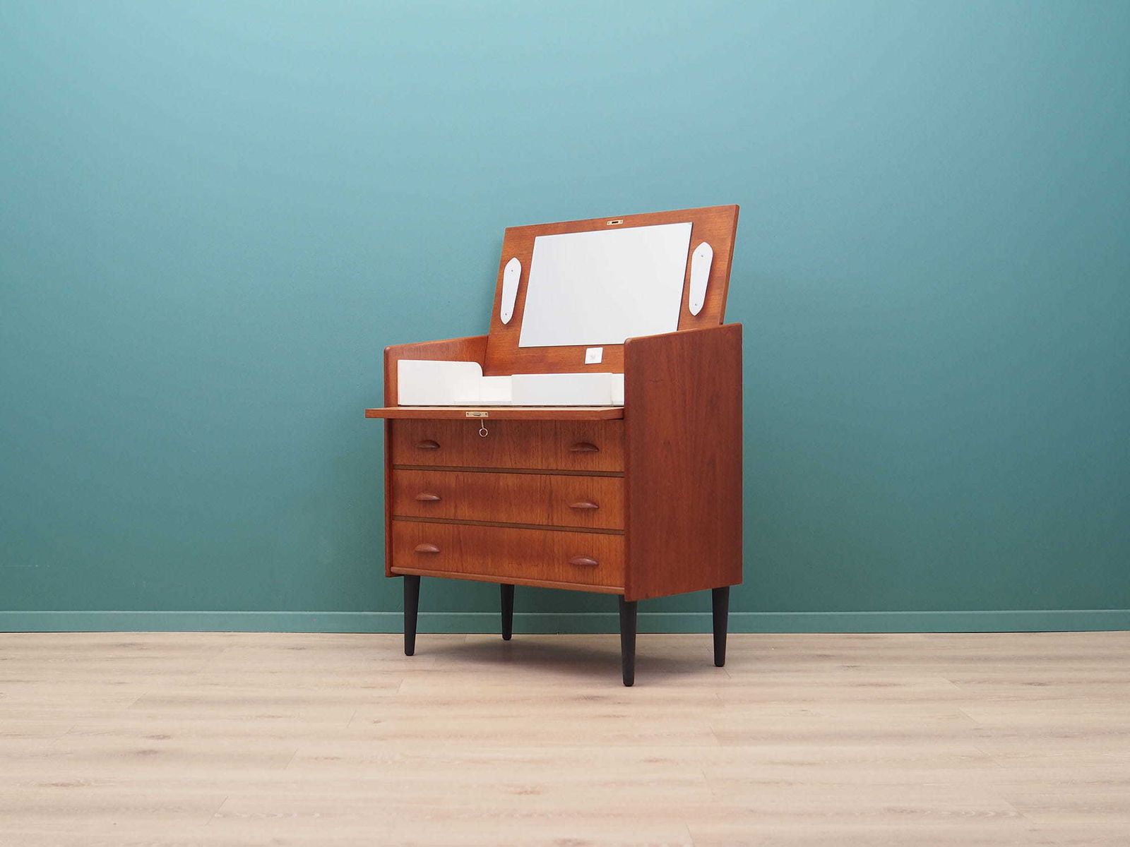 Teakhouten Kaptafel, Scandinavisch Design, Jaren 1960, Geproduceerd Door Sw Finland photo 1139.0