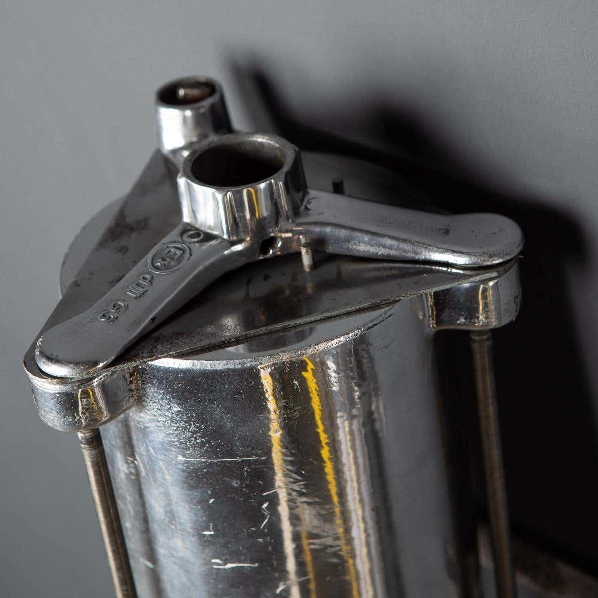 photo vinterior 20th Century Polished Aluminium & Steel Industrial Strip Lights