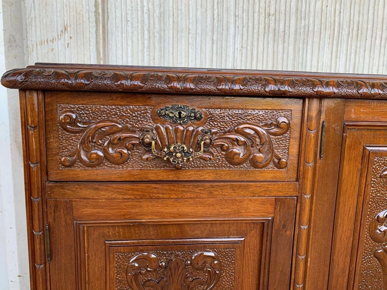 Early 20th Carved Walnut Sideboard With Four Doors And Two Drawers And Crest photo buy