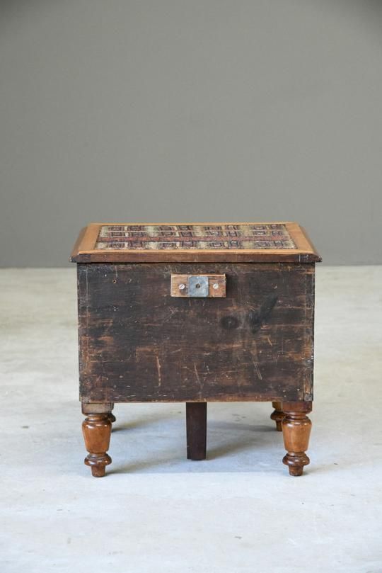 265.0 Victorian Birds Eye Marble Step Commode. photo