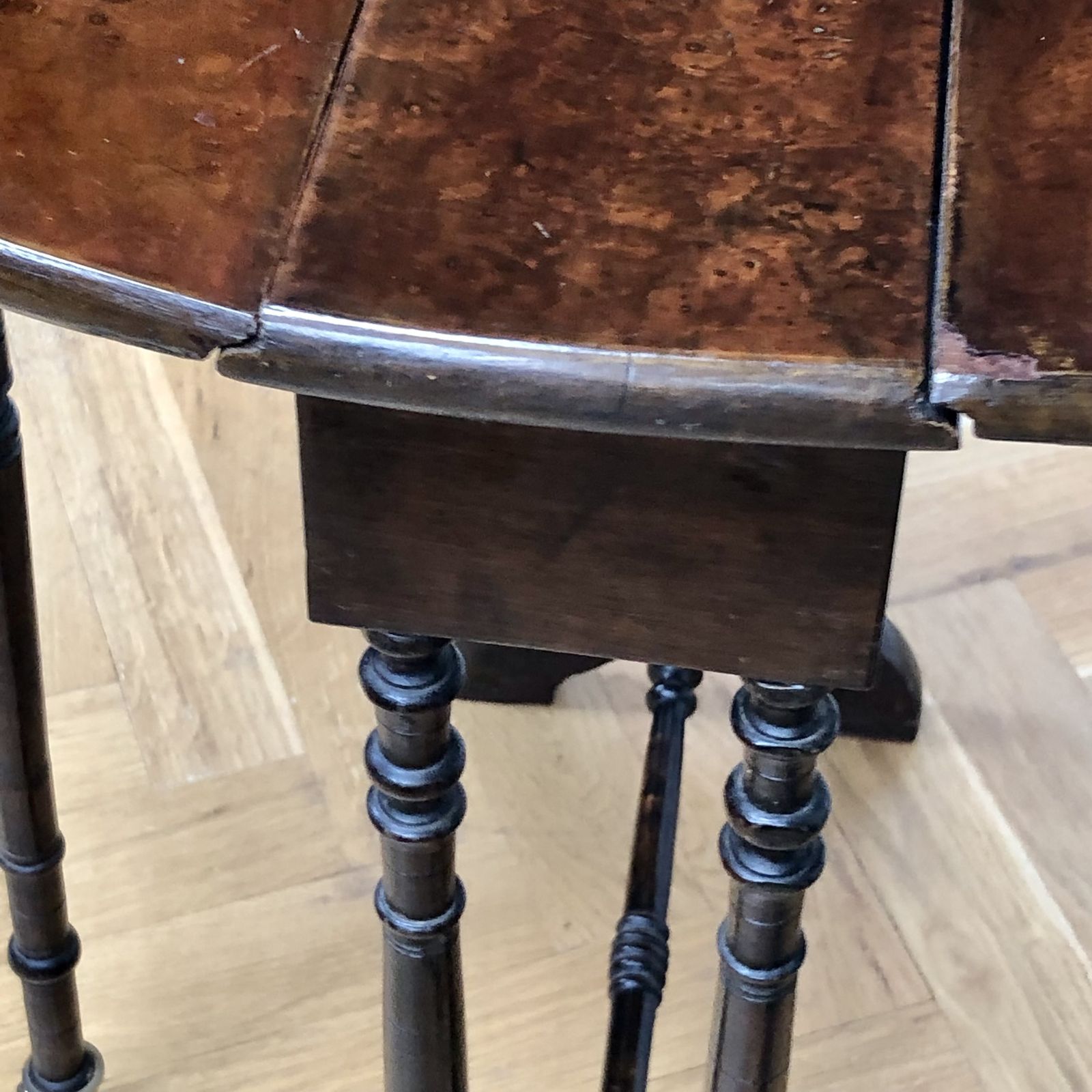 photo furniture Victorian Burr Walnut Baby Sutherland Table