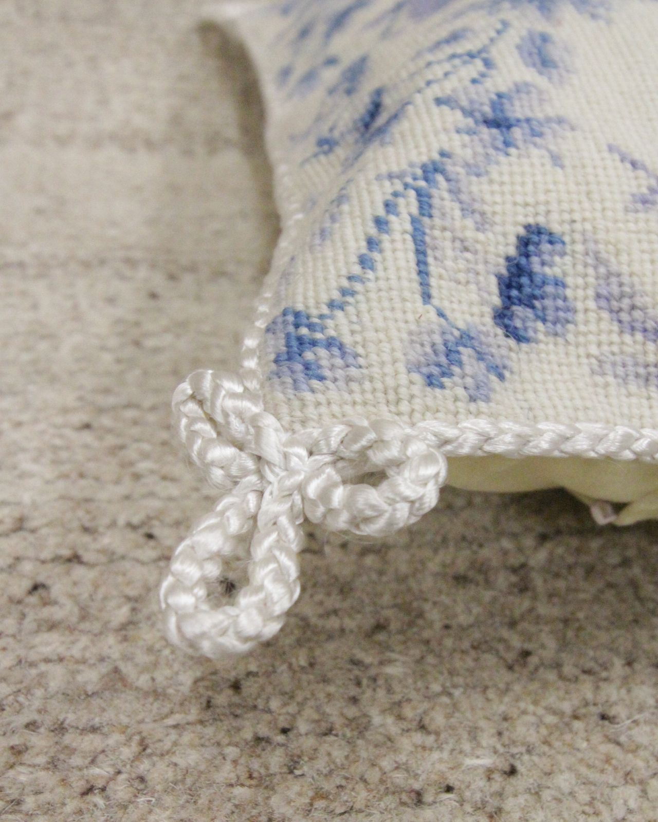 Set Of Two Pillow Case Hand Embroidered Floral Cushion Covers 35x35cm photo Textiles