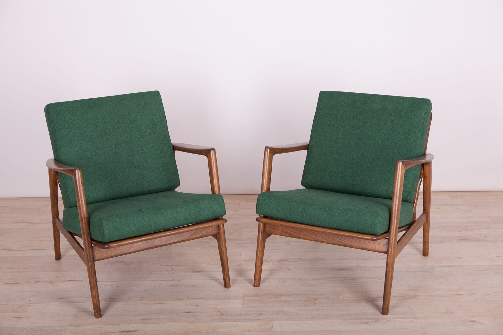 300 139 Armchairs From Swarzędzka Factory, 1960s, Set Of 2