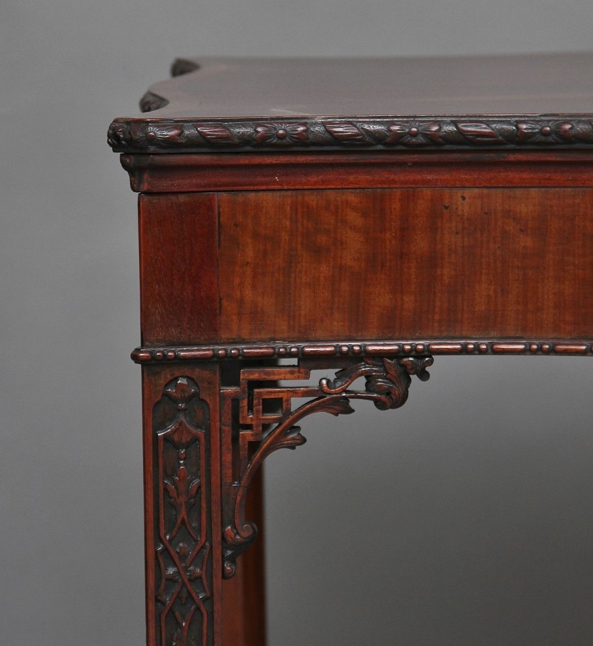 Early 20th Century Mahogany Center Table photo vinterior