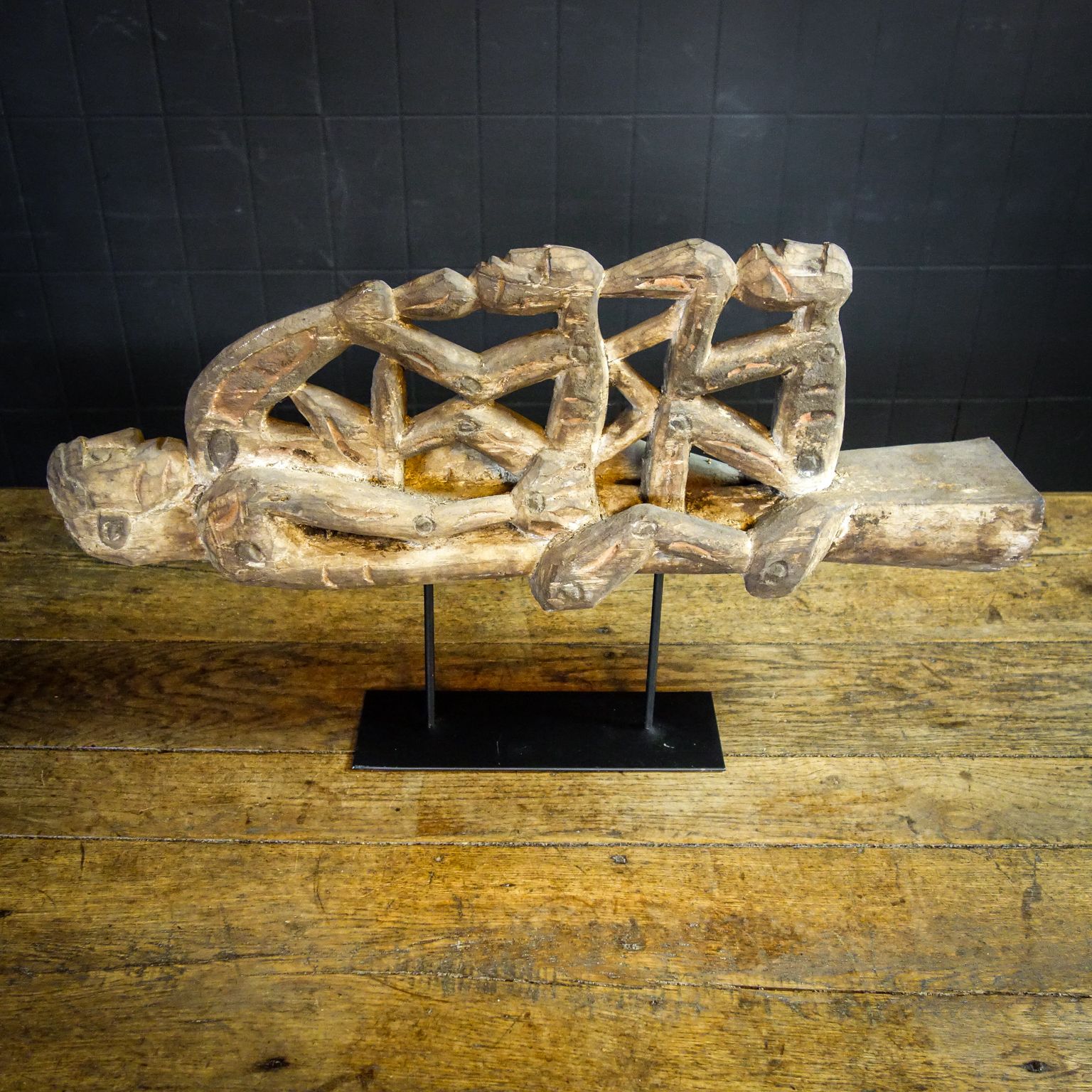 photo furniture Asmat Prauw Figurehead Of Canoe – New Guinea