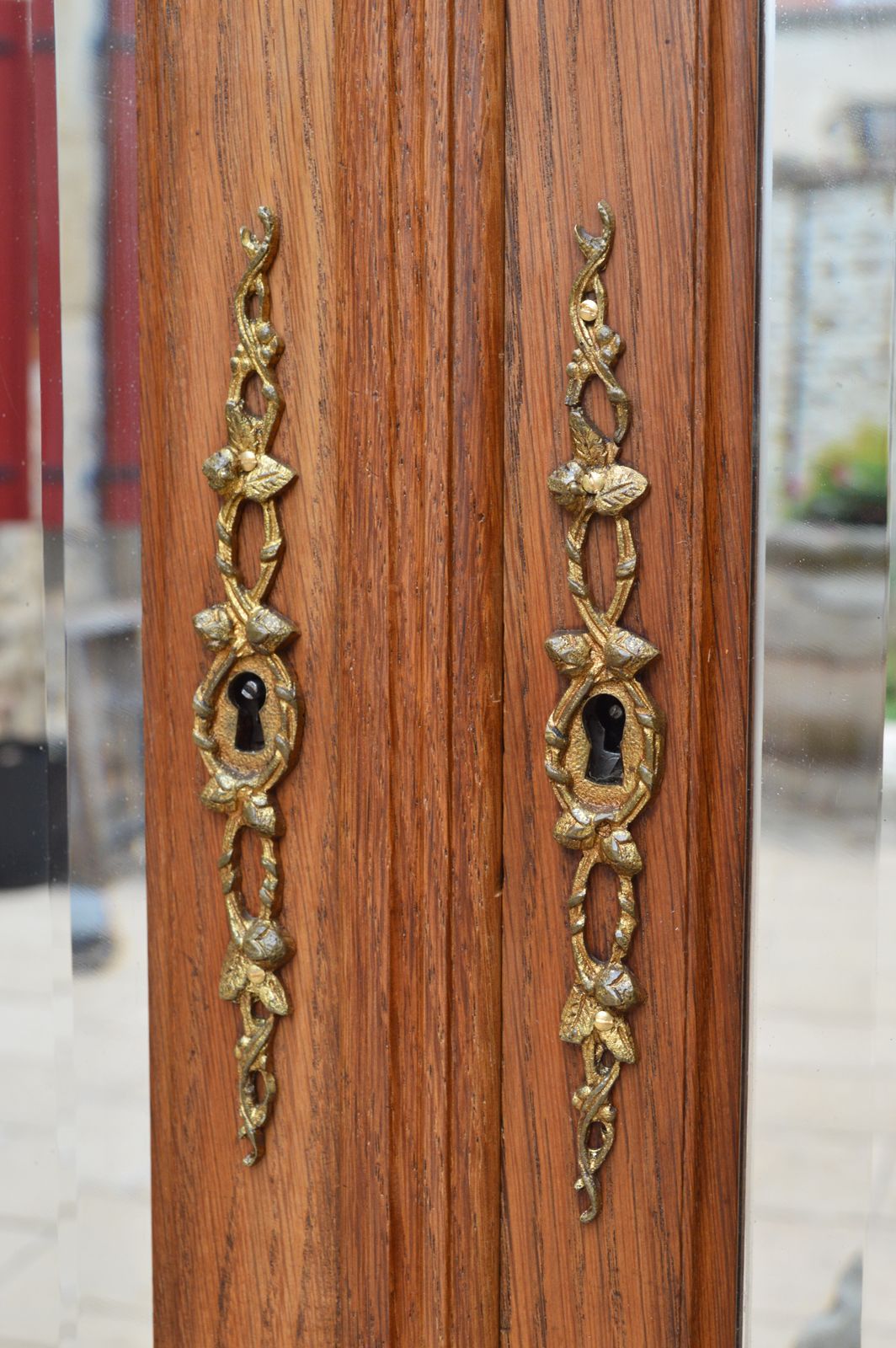 photo vintage Art Nouveau Carved Bedroom Set, Attributed To Louis Majorelle