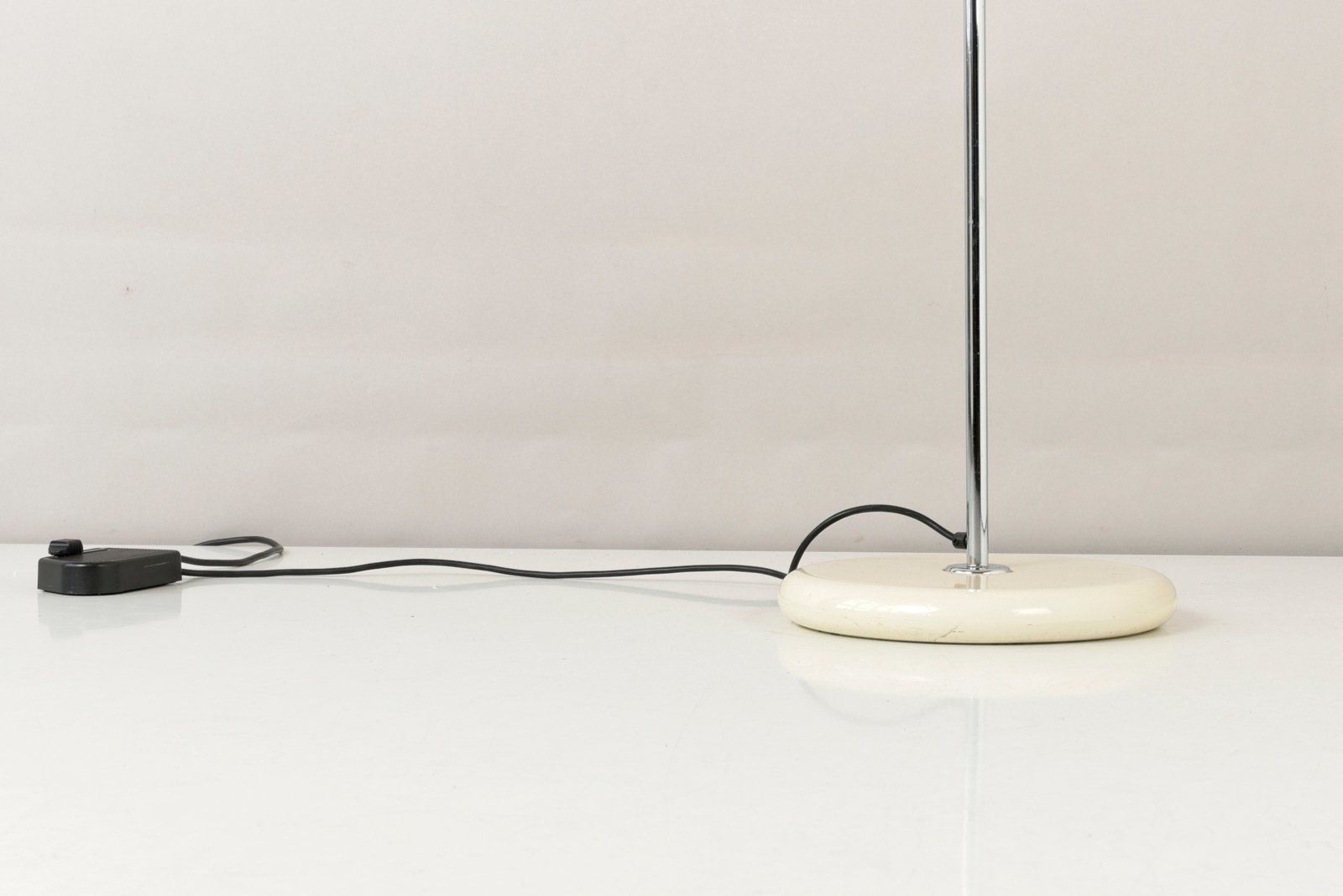 Floor Lamp From Guzzini, 1970s, Italy photo vinterior