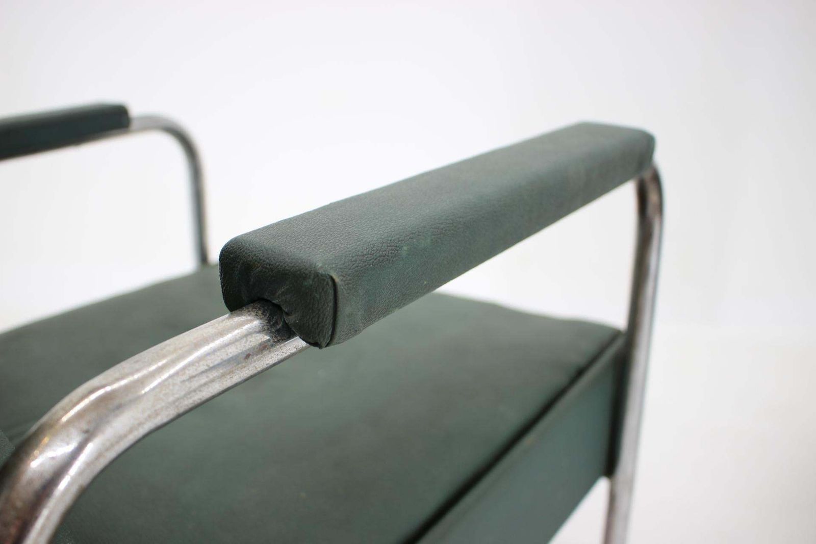 Early Pair Of Bauhaus Chrome Armchairs Kf 406 By Walter Knoll For Thonet 1930s photo vinterior