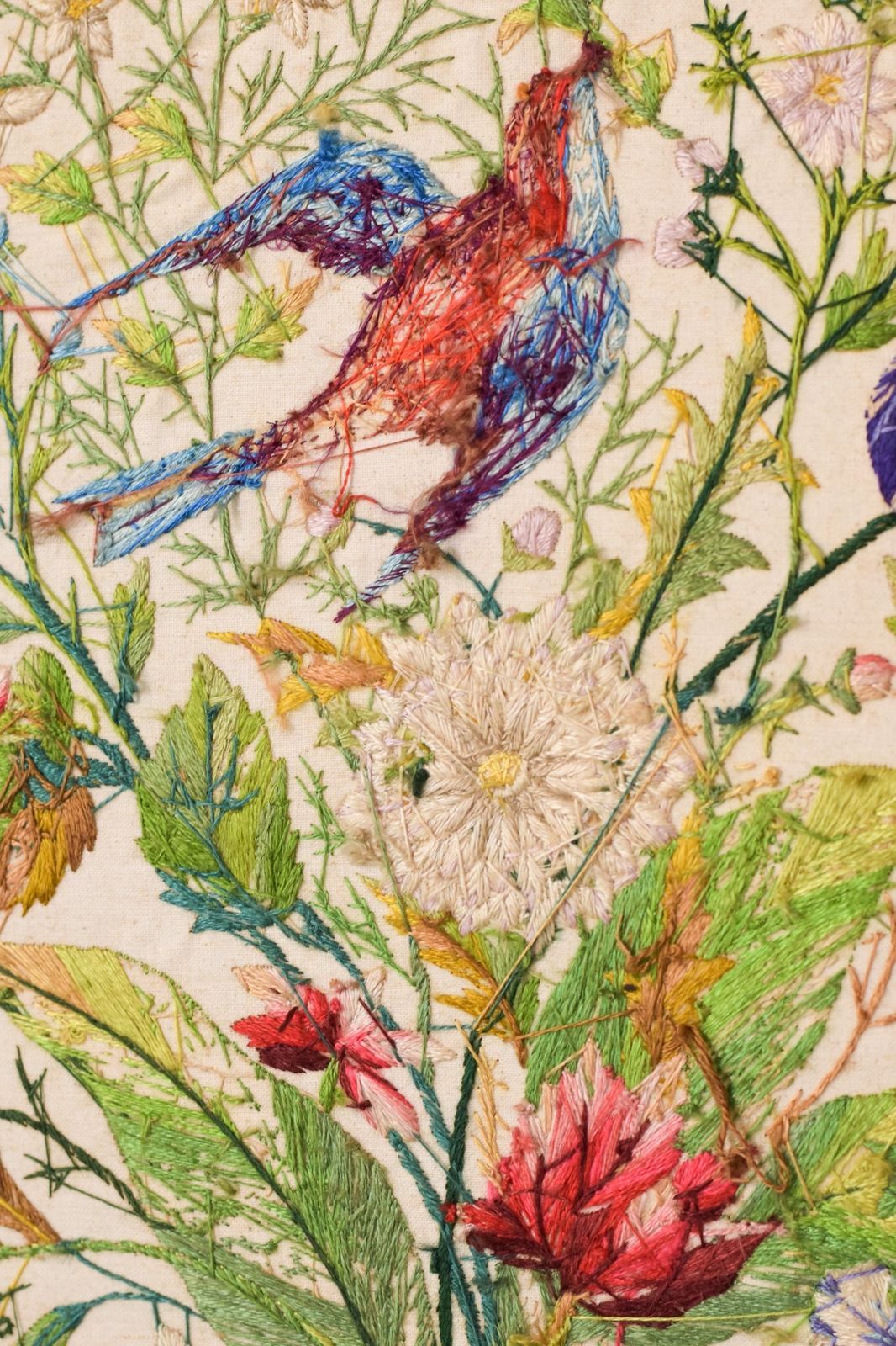 Kunst Ingelijst Borduurwerk Met Bloemen En Vogels photo