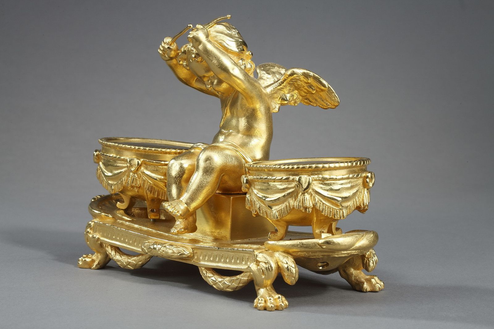 Encrier en bronze doré « L'amour Timbalier », de style Louis XVI photo buy