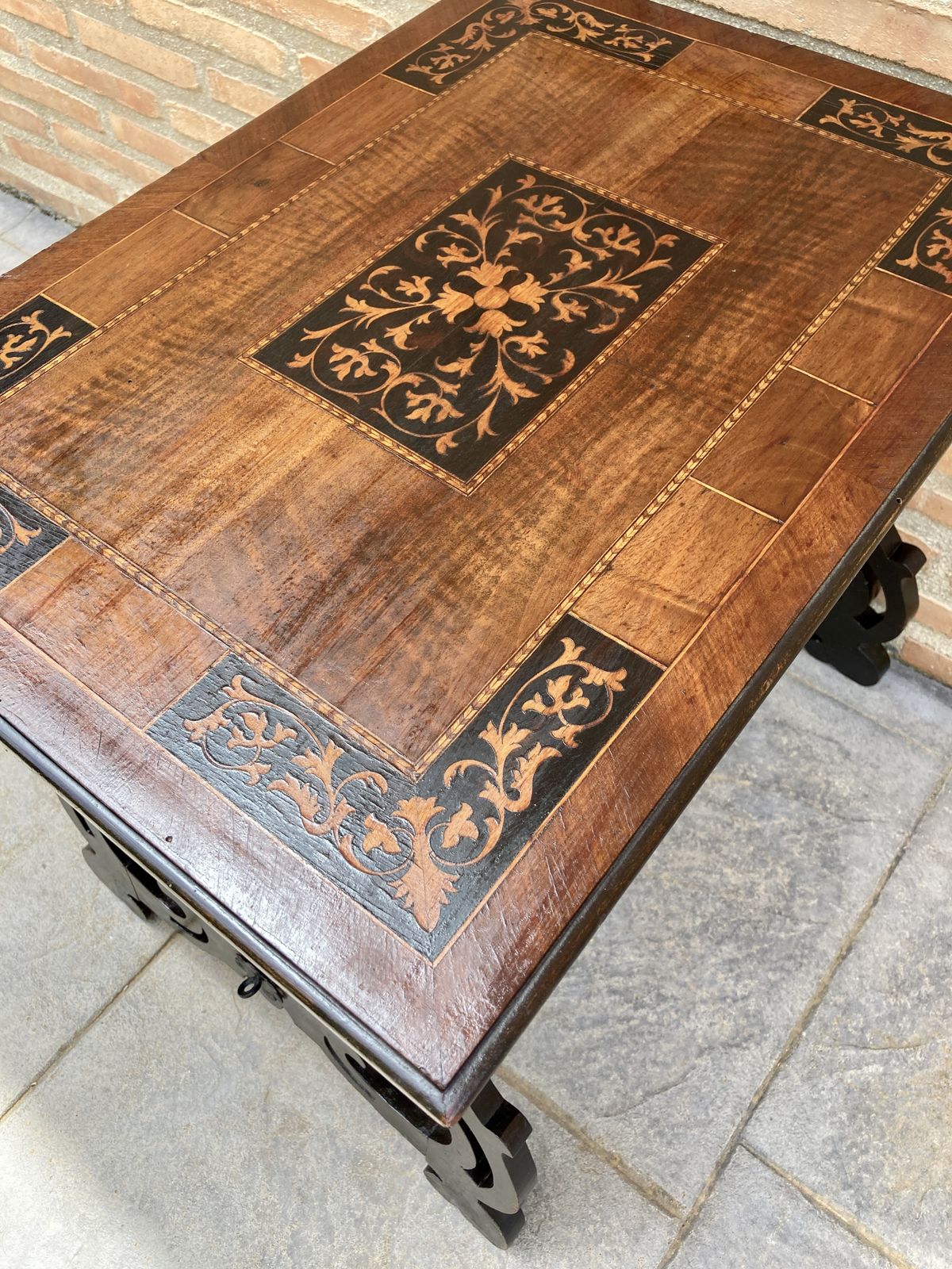 Spanish Early 19th Century Baroque Side Table With Lyre Legs And Marquetry Top photo for sale