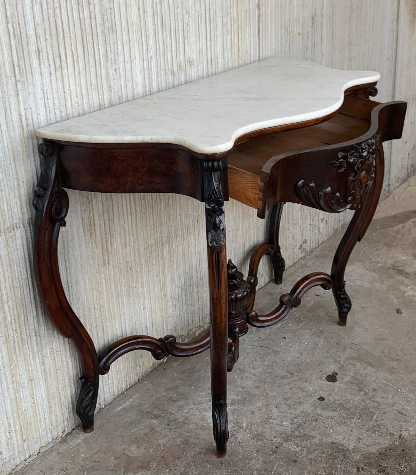 Console de style Régence en noyer sculpté, plateau en marbre, XIXe siècle photo 3006.0
