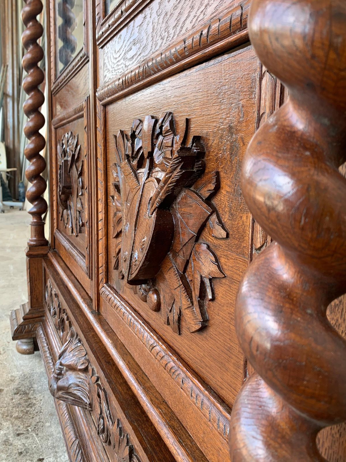 7451.0 Antique French Carved Oak Vitrine Cabinet Bookcase Barley Twist Renaissance photo