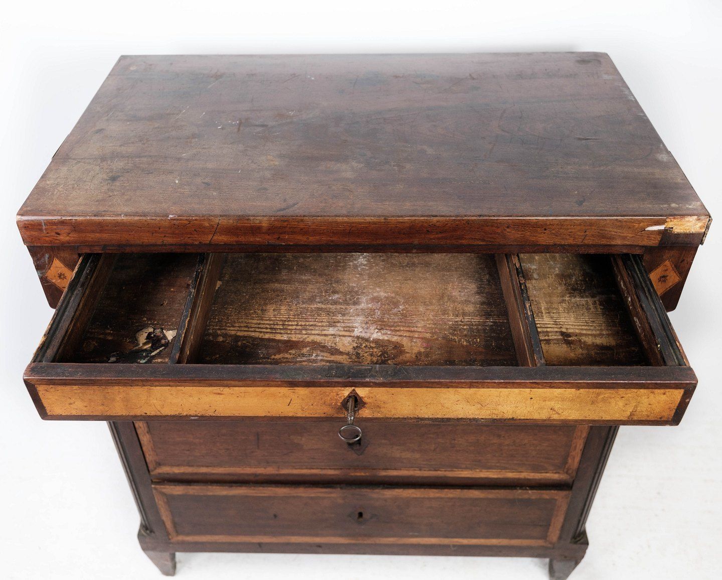 Louis Seize Mahogany Chest Of Drawers With Marquetry. photo 2065.0
