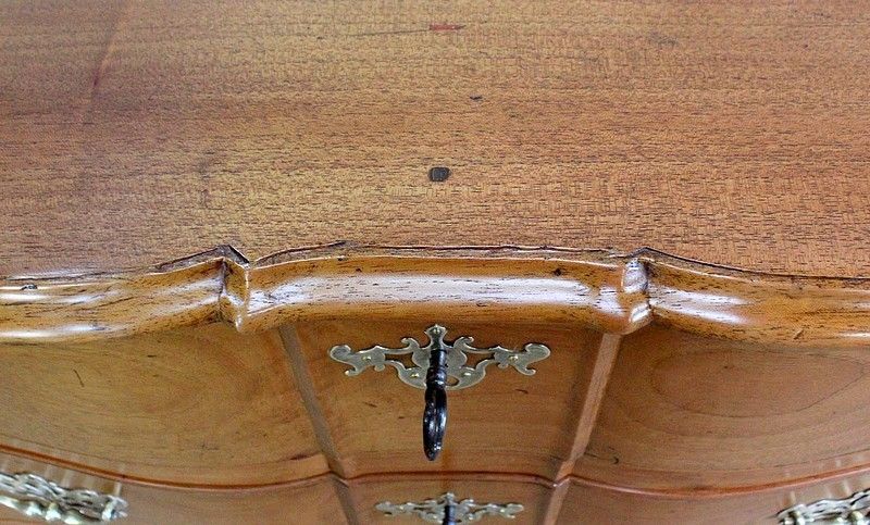 photo for sale Port Nantaise Commode In Yellow Mahogany, Louis XV Period   18th Century