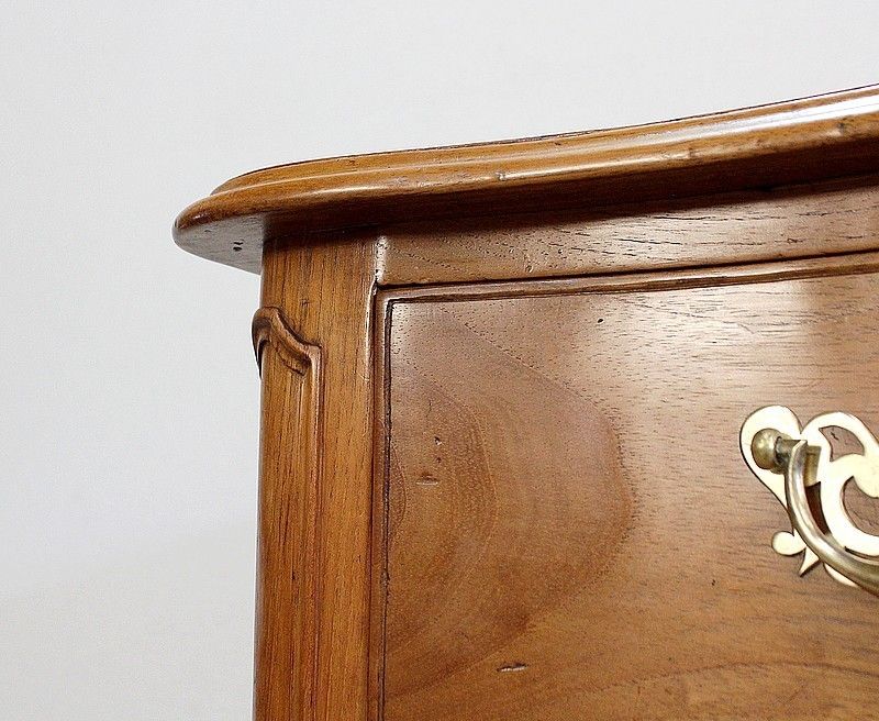 photo vinterior Port Nantaise Commode In Yellow Mahogany, Louis XV Period   18th Century