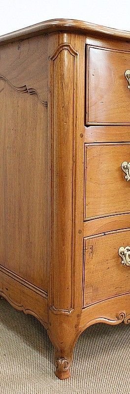 photo buy Port Nantaise Commode In Yellow Mahogany, Louis XV Period   18th Century