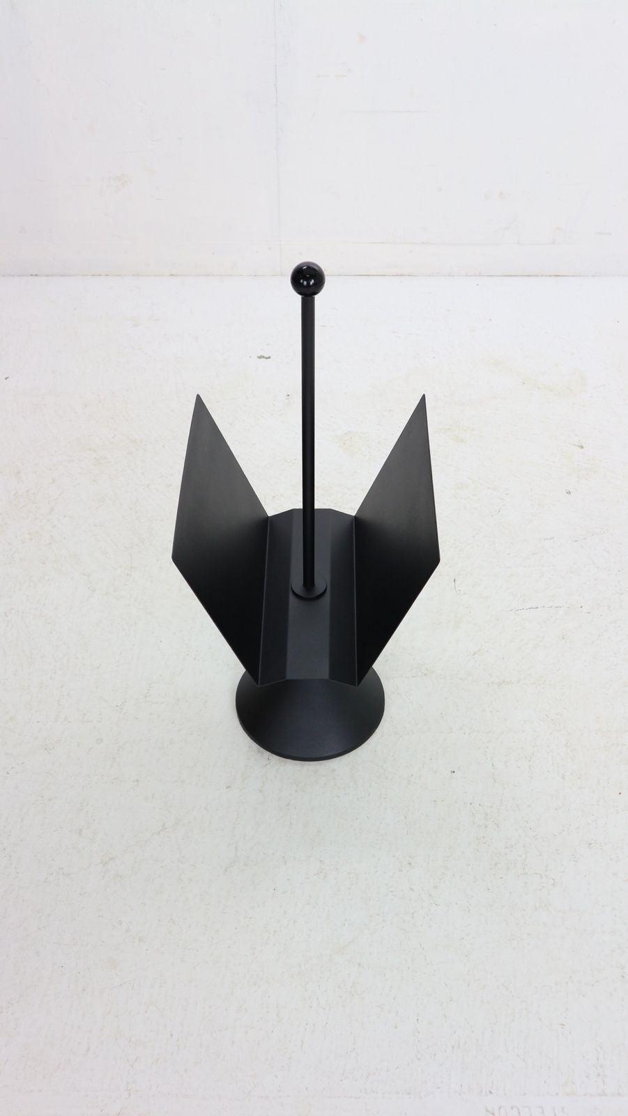 Porada Arredi Black Metal Minimalistic Magazinine Rack, 1980s, Italy photo vintage