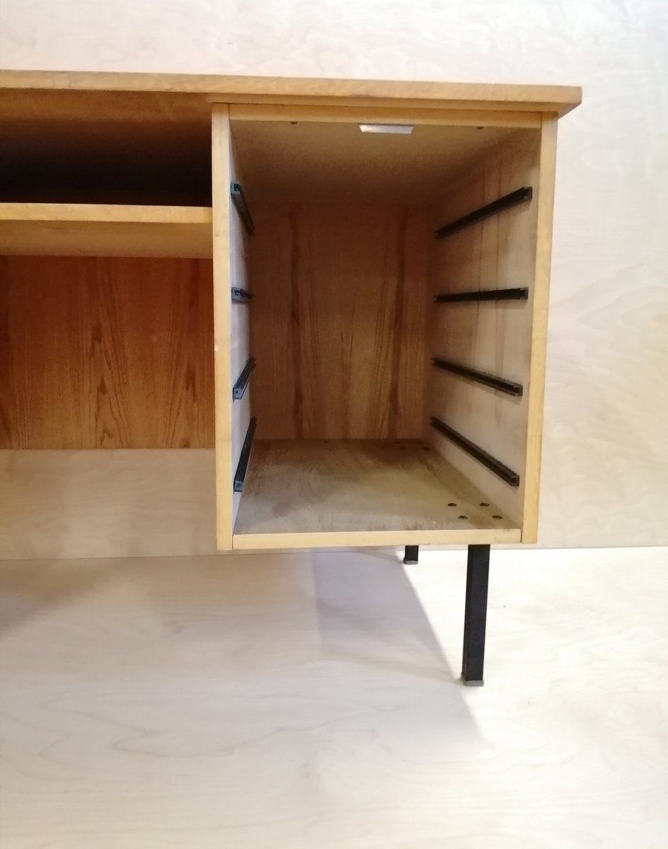 680.0 Schrijftafel, Jaren 1980, Esdoorn photo