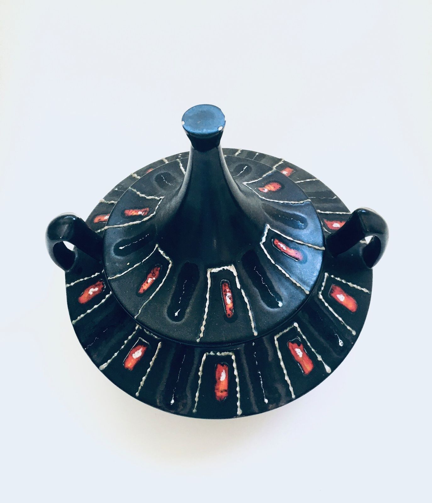 Mid Century Italiaans Design Keramische Schaal Met Deksel, Zwart En Lavaglazuur, Italië Ca. Jaren 1960 photo Woonaccessoires
