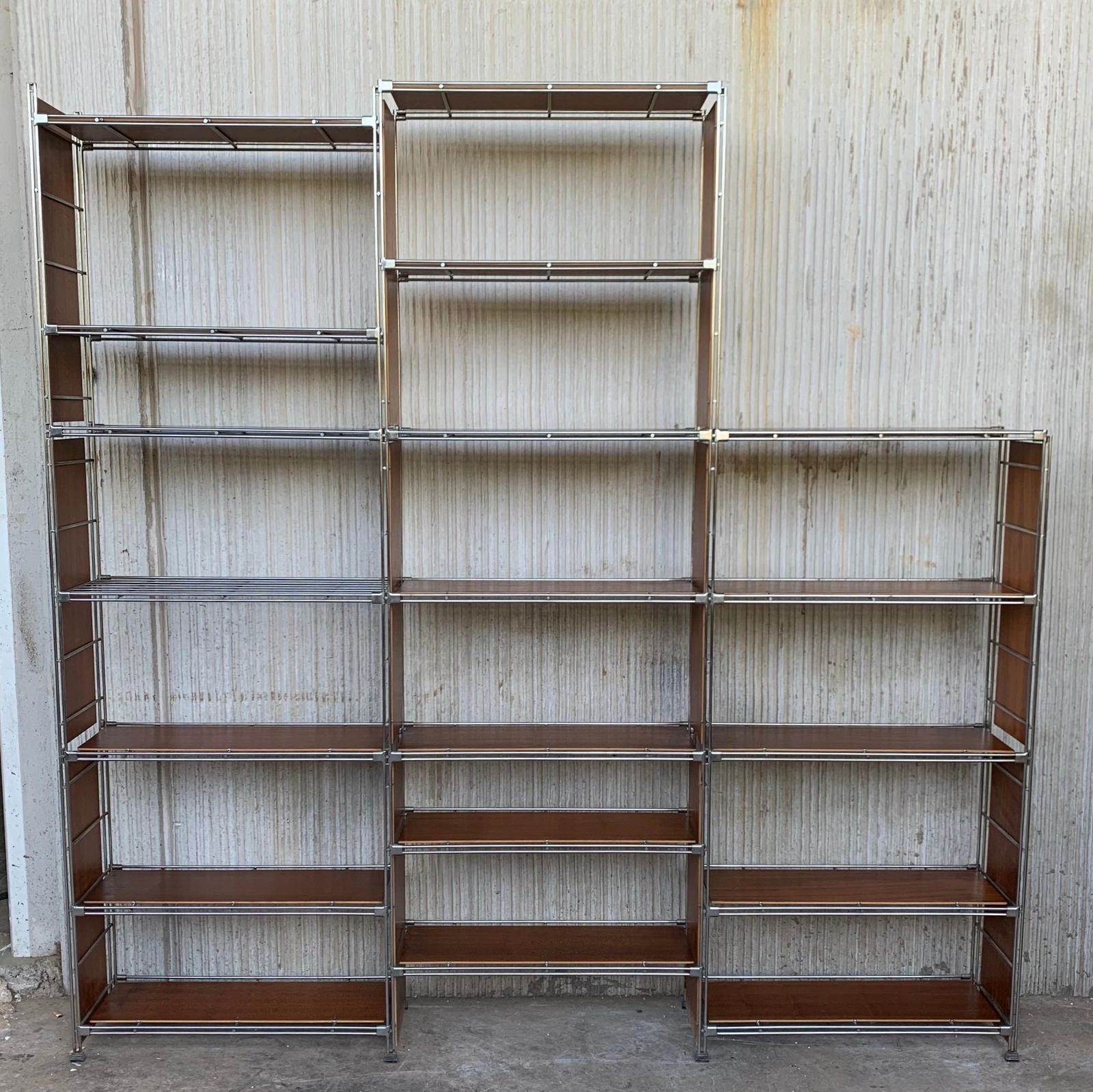 Bibliothèque industrielle italienne du XXe siècle photo furniture