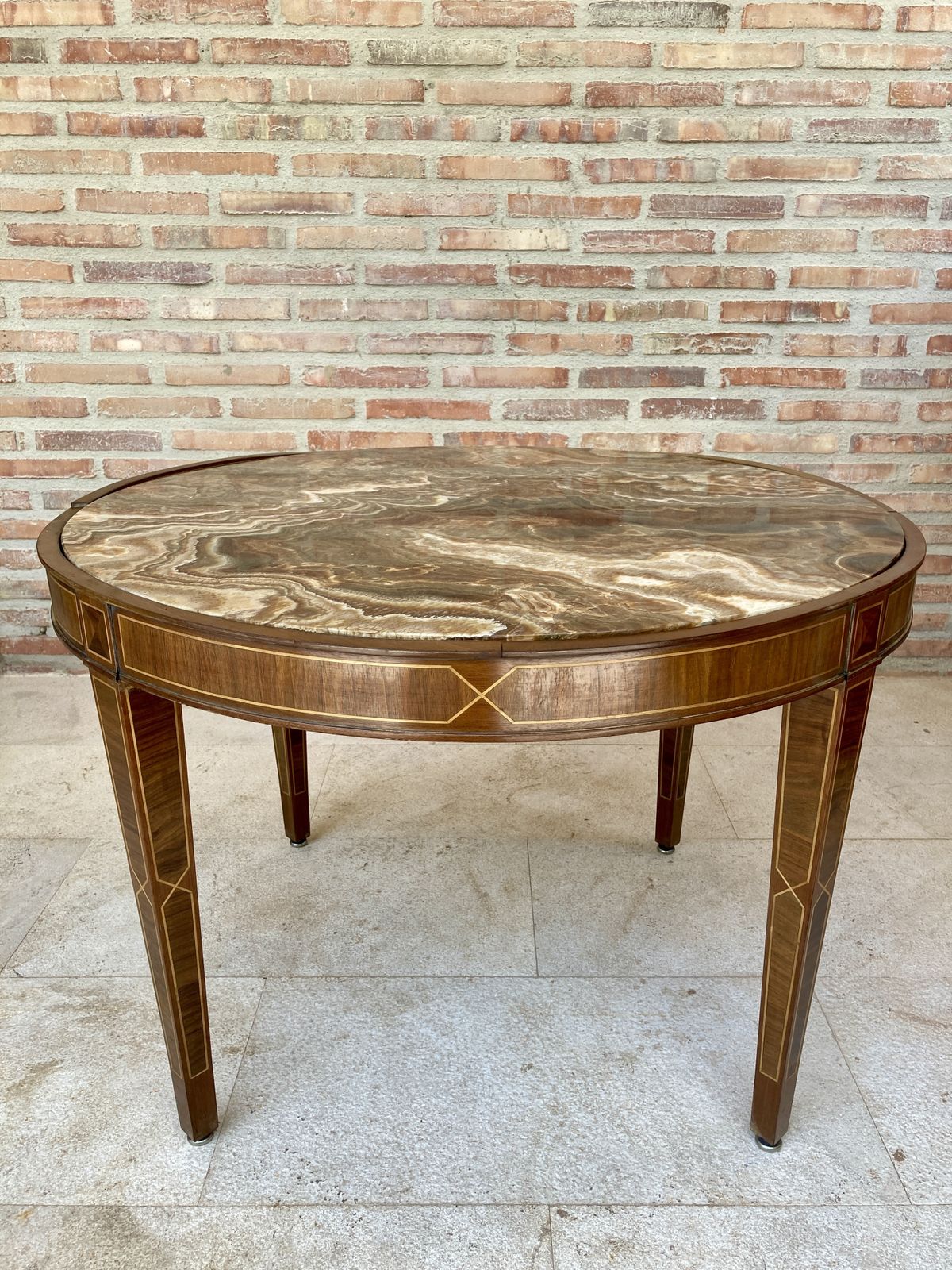 photo furniture Circular Side Table In Wood With Lemongrass Marquetry Fillets And Agate Lid