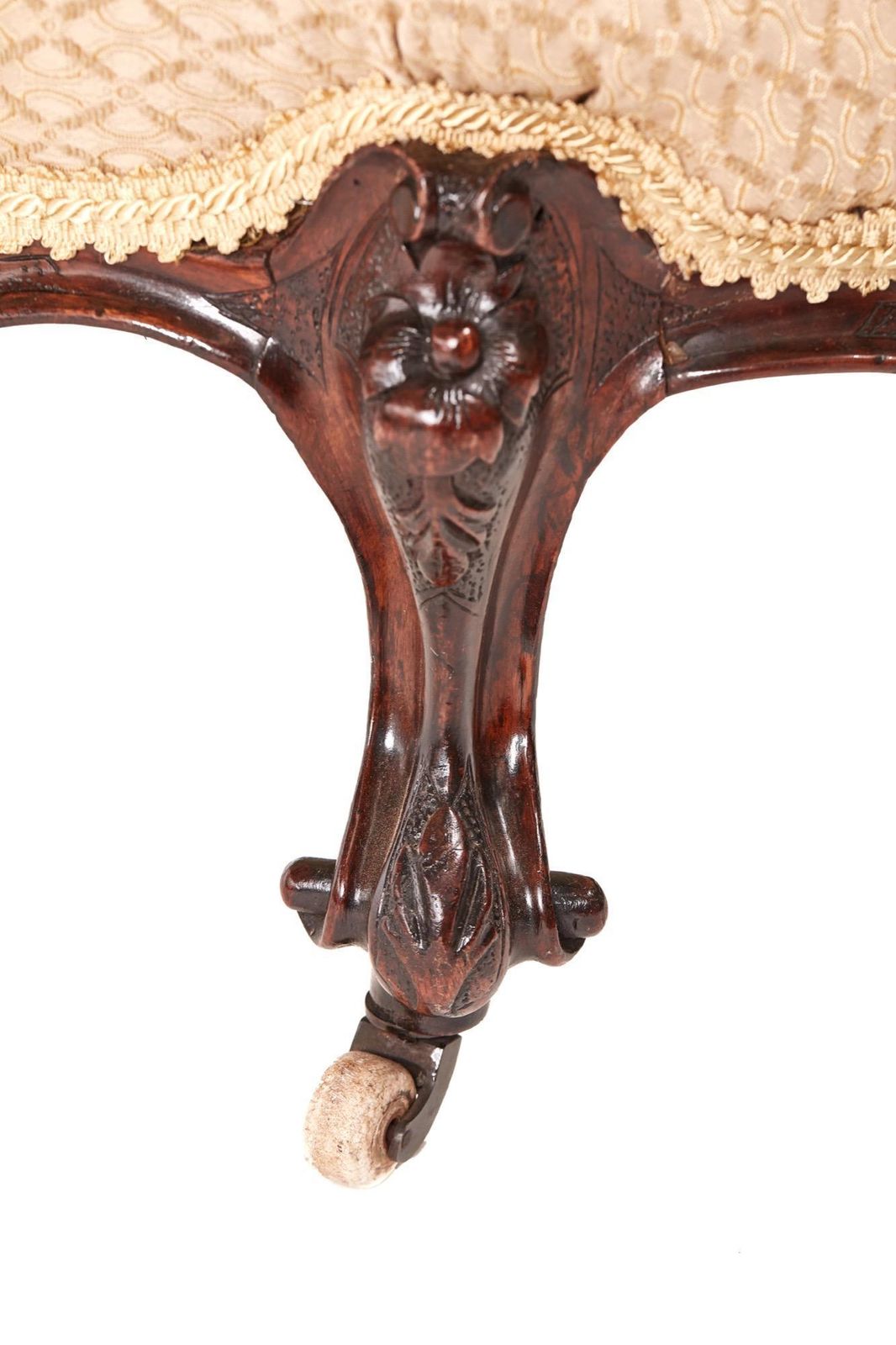 Outstanding Victorian Carved Walnut Ladies Chair photo 1595.0