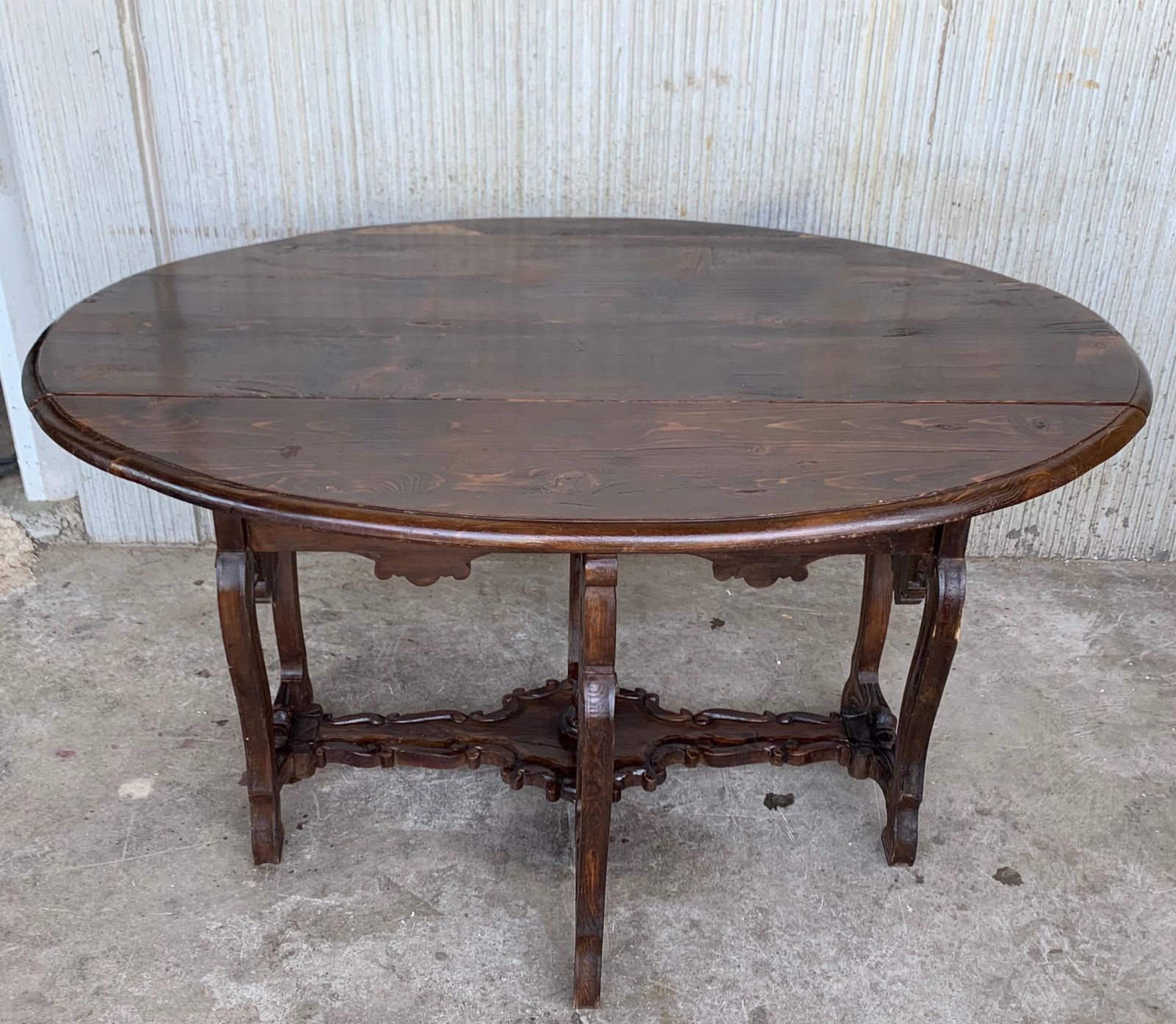 Table ovale à abattants en chêne sculpté, XVIIIe siècle, avec tiroirs et pieds en lyre photo furniture
