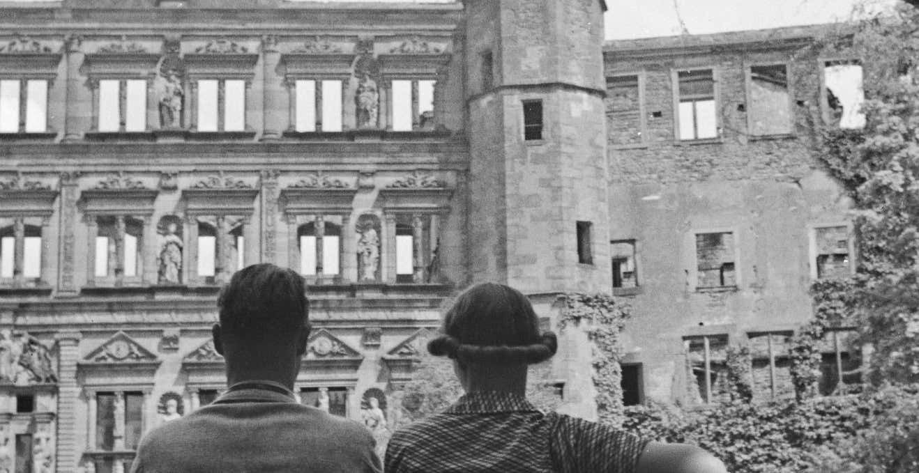 Karl Heinrich Lämmel Couple On Bench View To Heidelberg Castle, Germany 1936, Printed Later 1936/2021 photo furniture