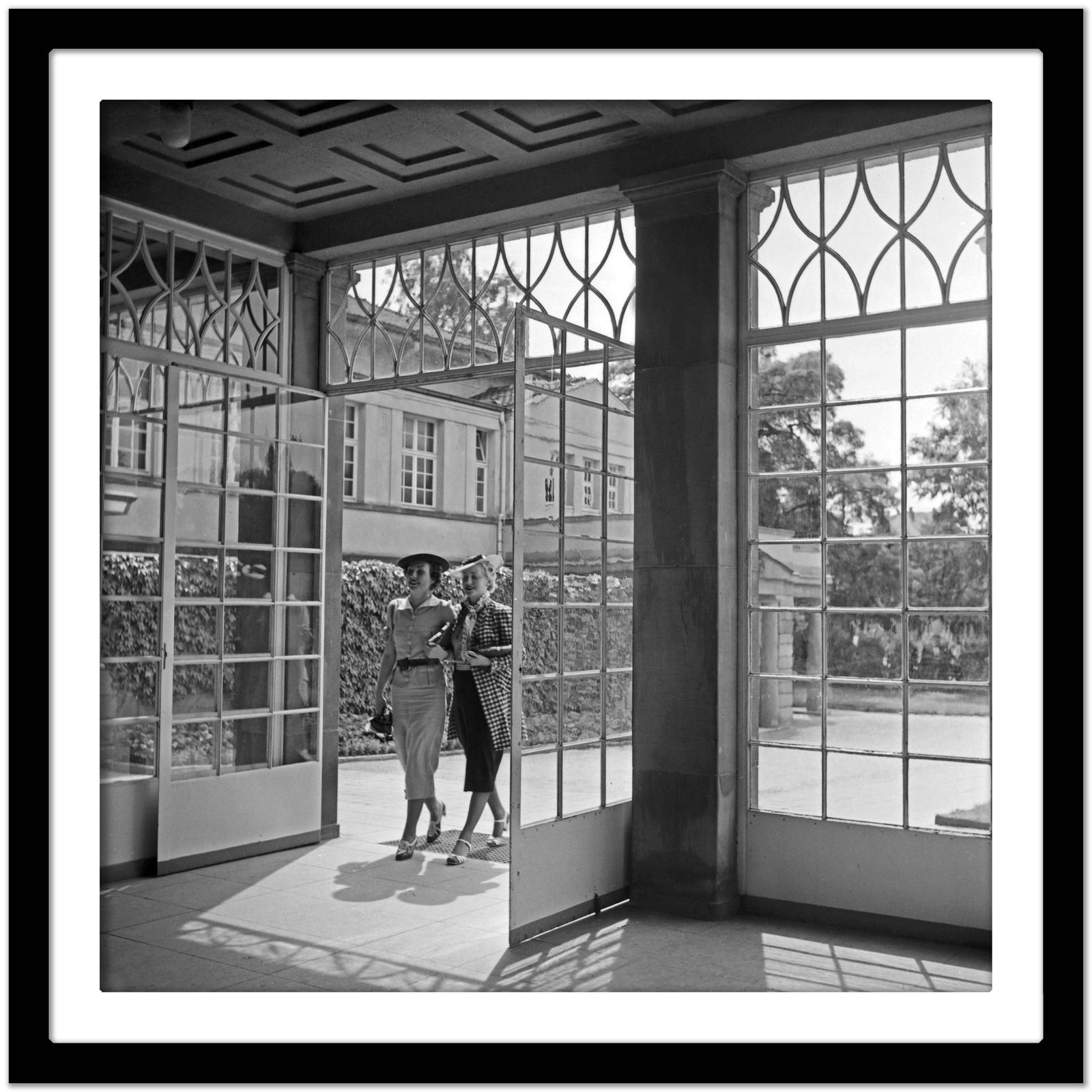 Karl Heinrich Lämmel Women Entering Spa Resort At Cannstatt, Stuttgart Germany 1935, Printed Later photo for sale